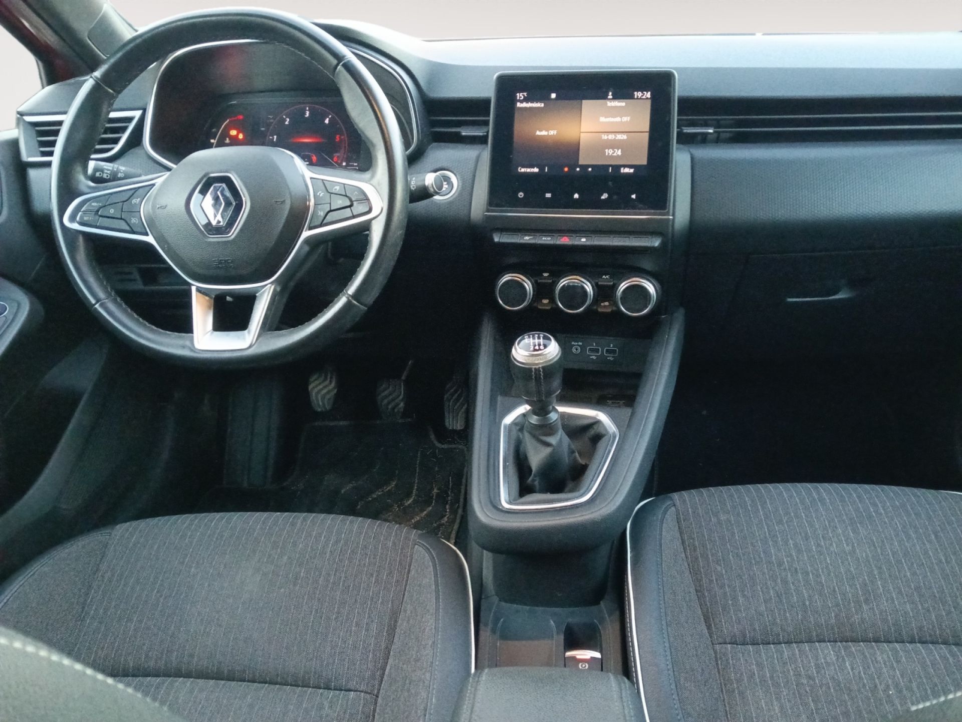 Renault Clio - 9