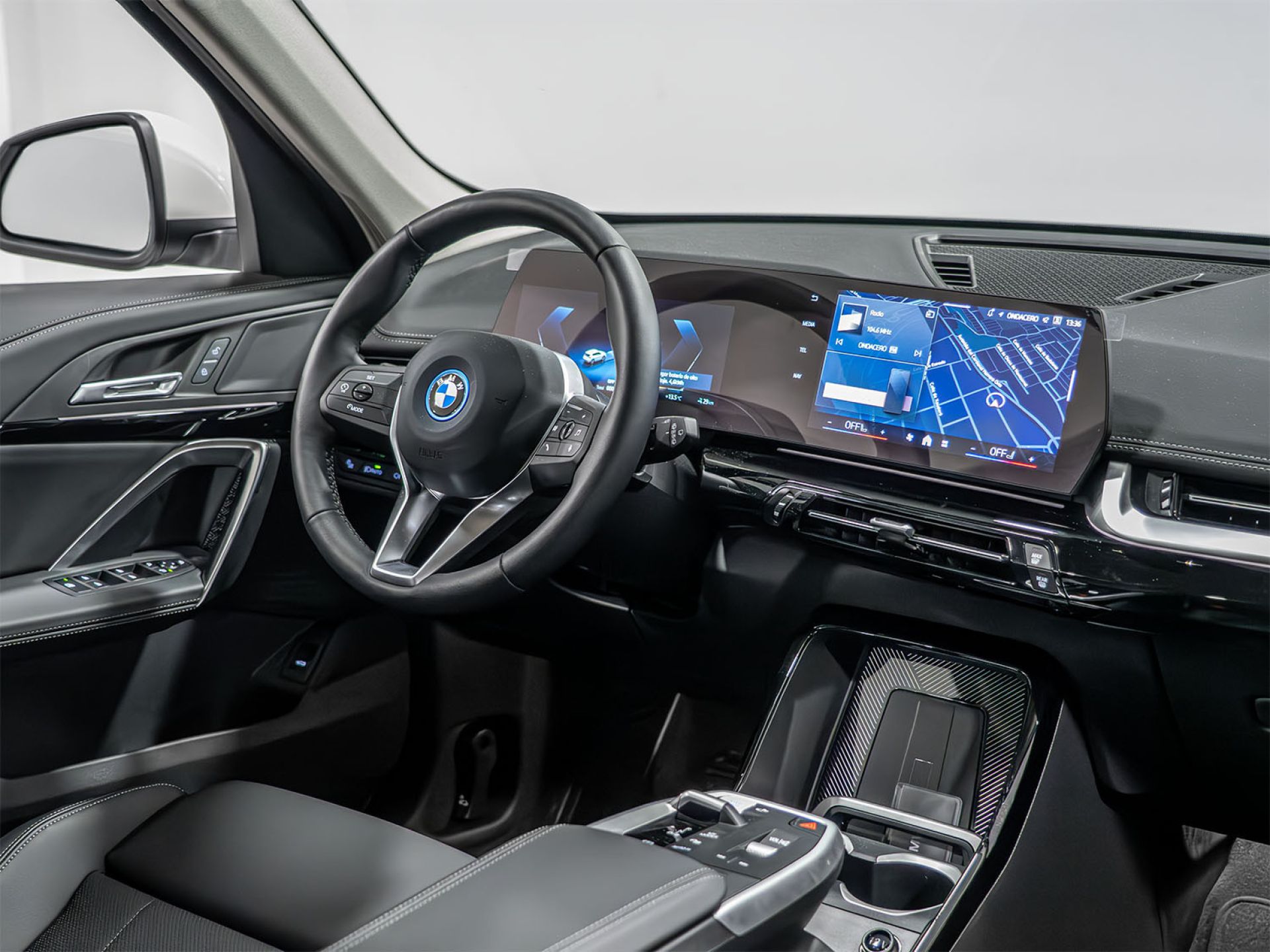 BMW iX1 - 10