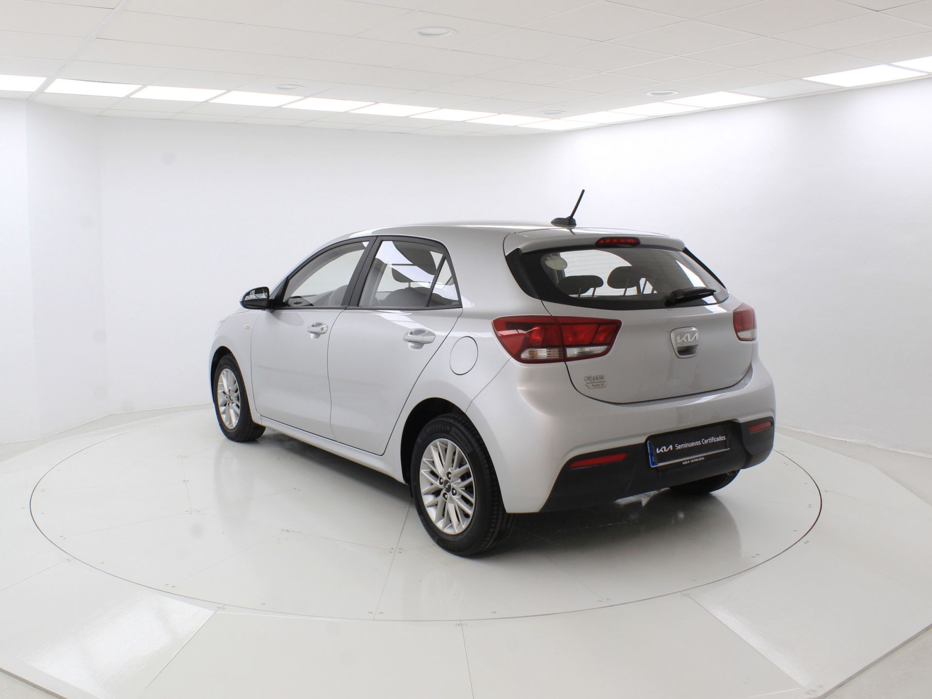 Kia Rio - 4