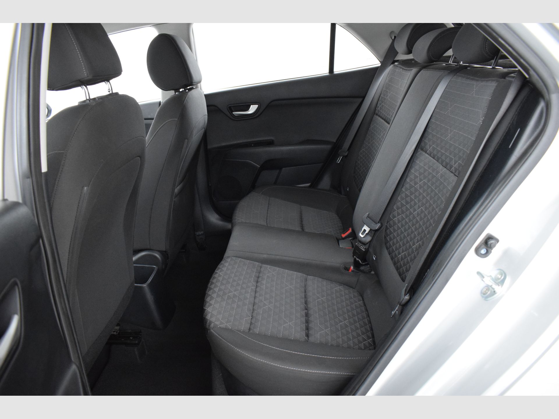 Kia Rio - 8