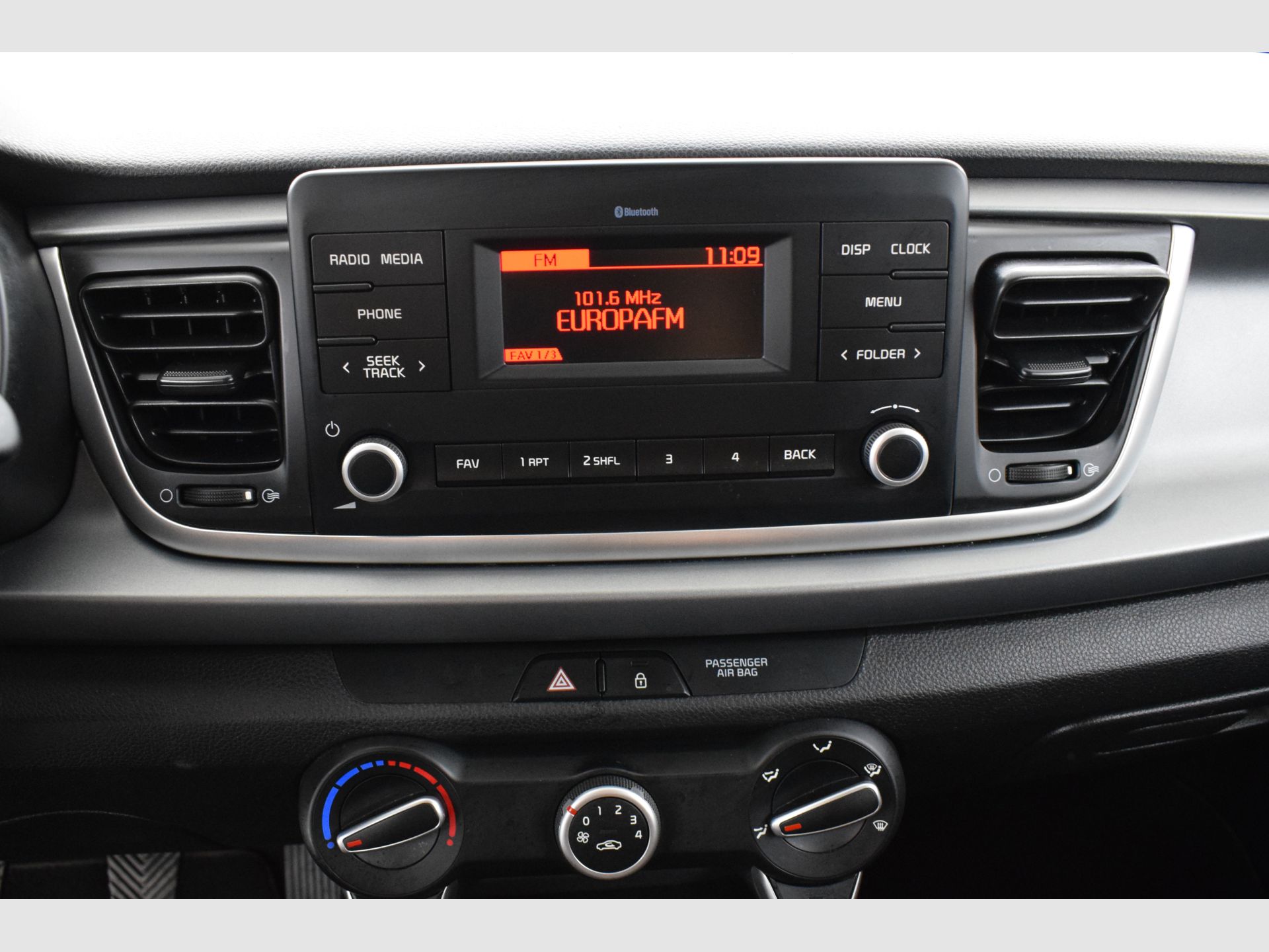 Kia Rio - 10