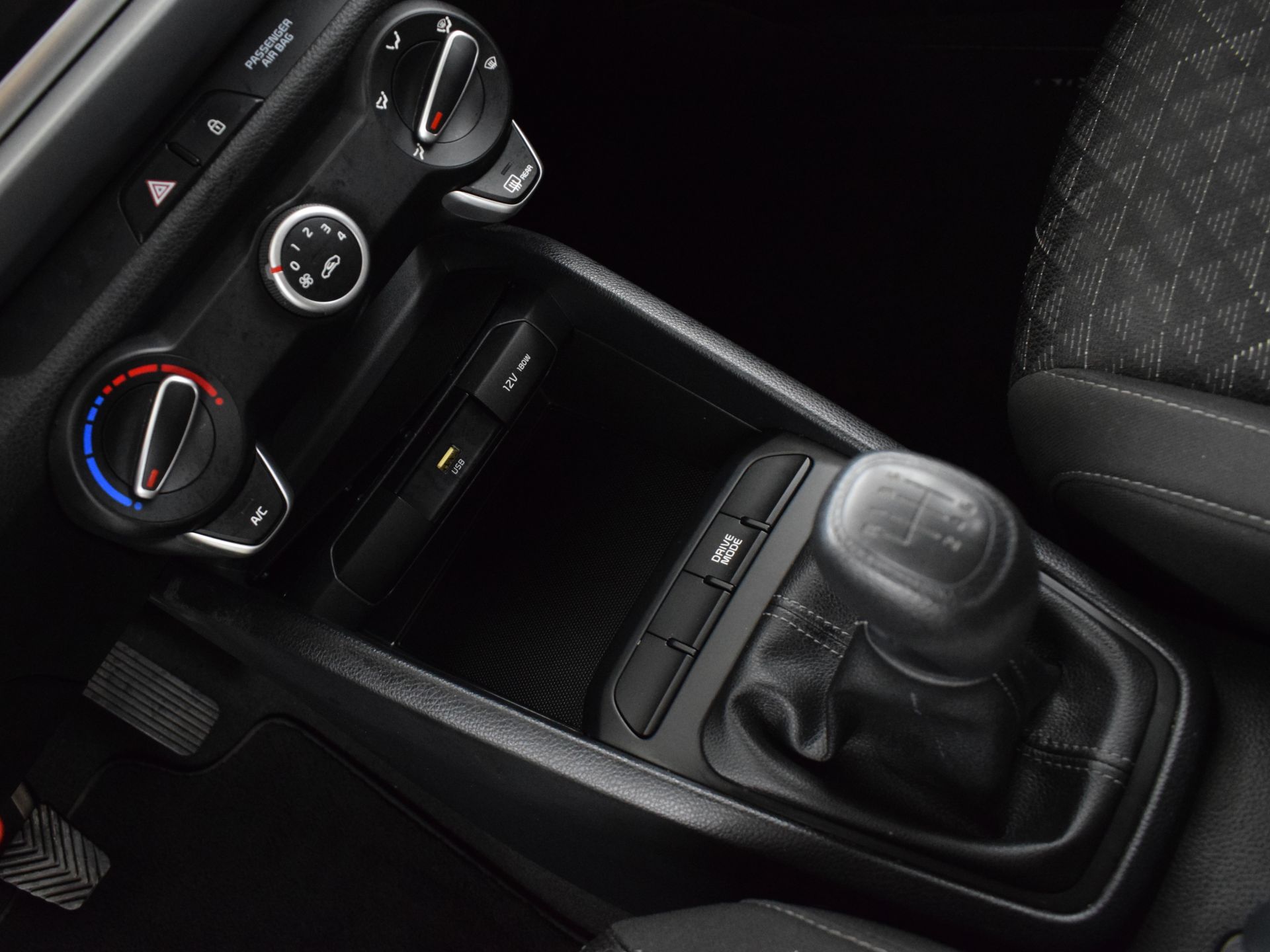 Kia Rio - 12