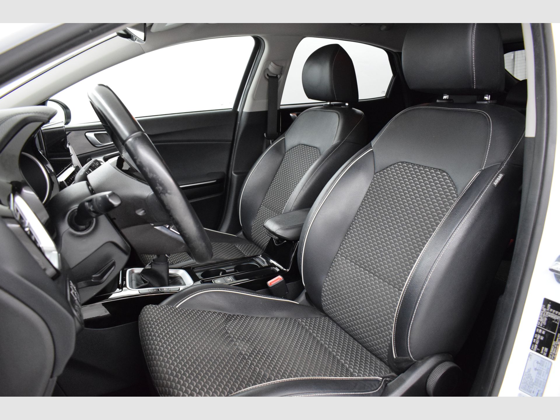 Kia XCeed - 10