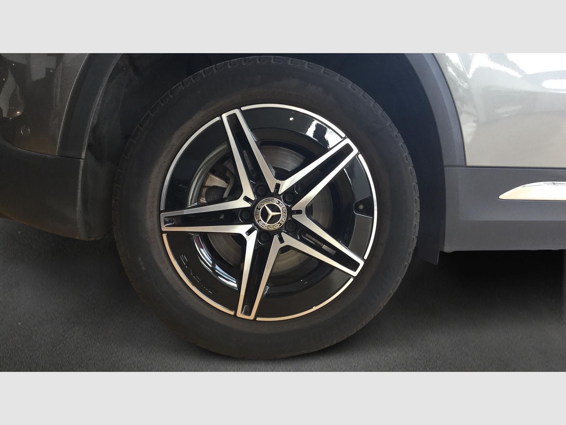 Mercedes-Benz EQA - 6