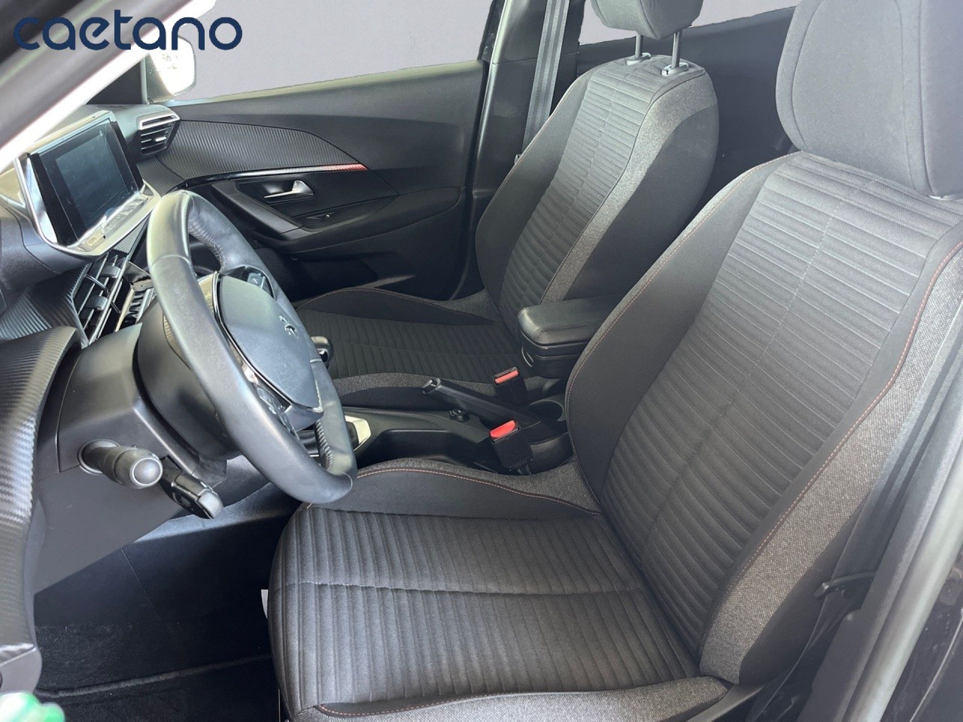 Peugeot 2008 - 11