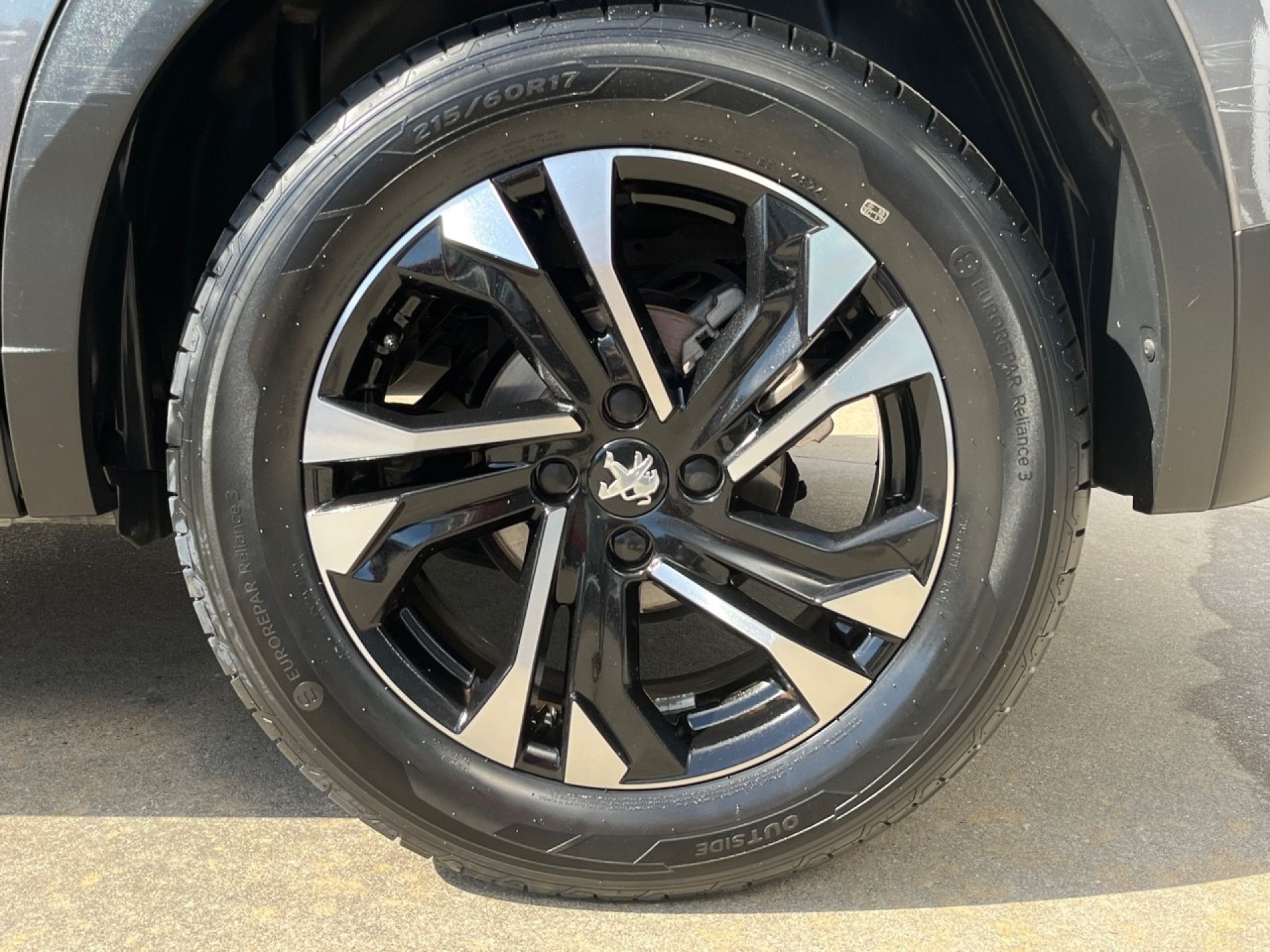 Peugeot 2008 - 8