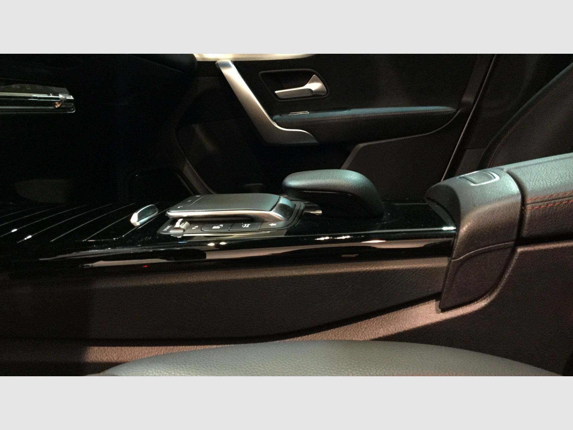 Mercedes-Benz CLA - 12