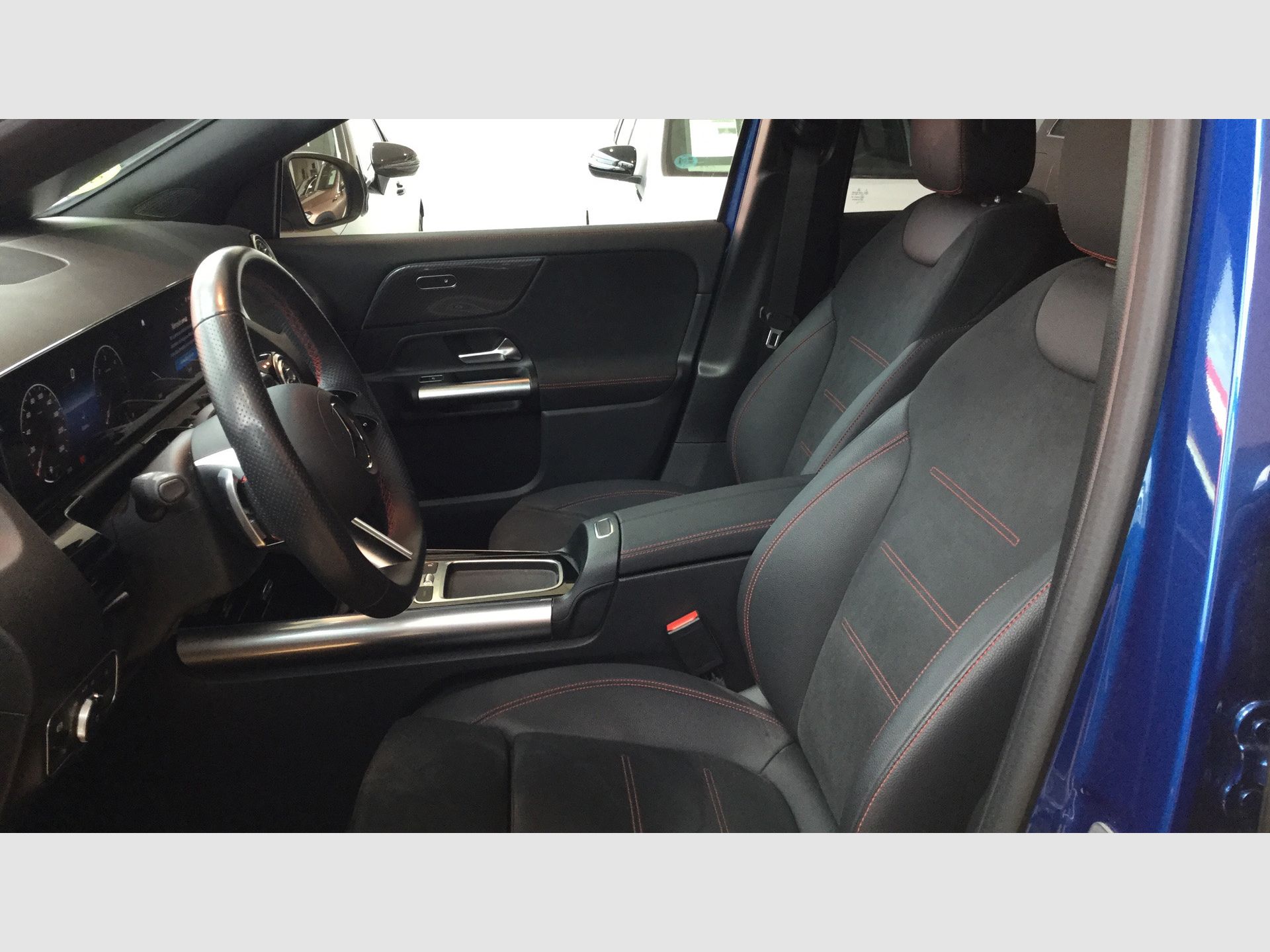 Mercedes-Benz GLA - 7