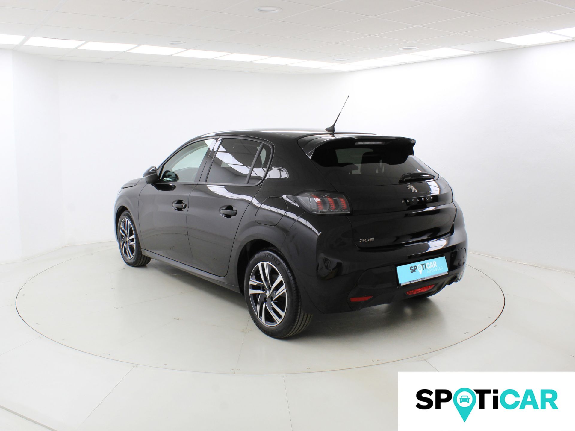 Peugeot 208 - 8