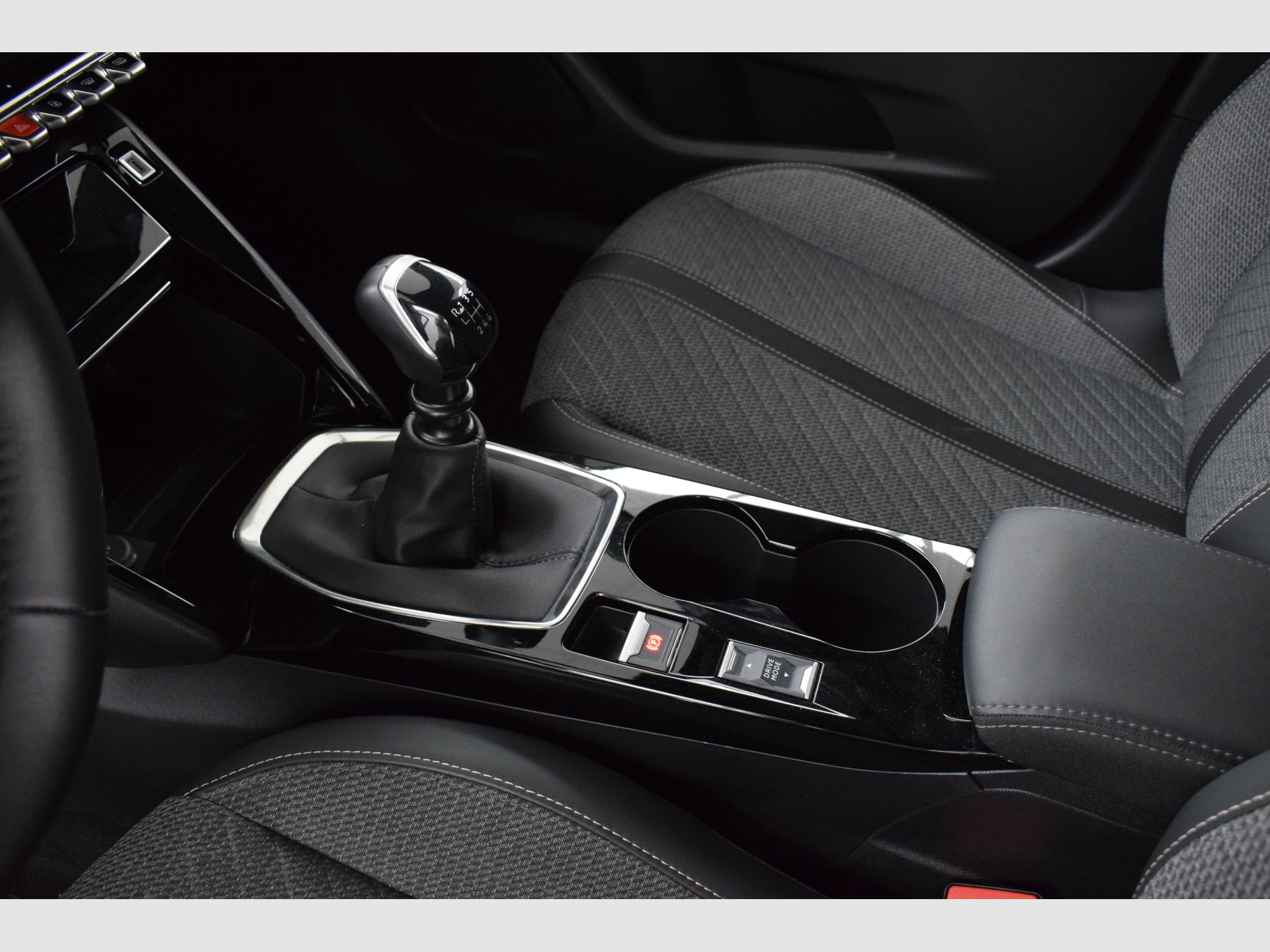 Peugeot 2008 - 6