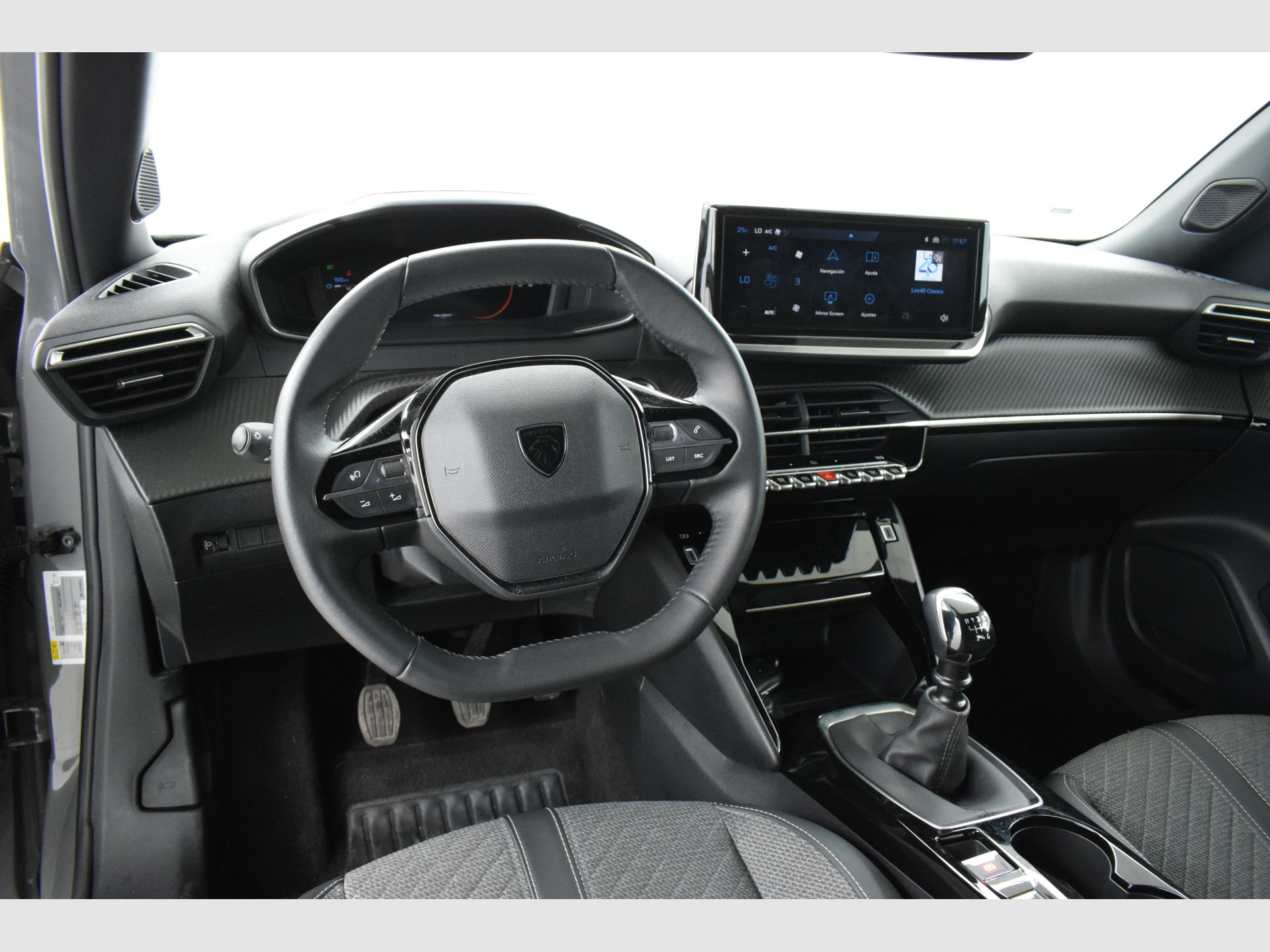 Peugeot 2008 - 8