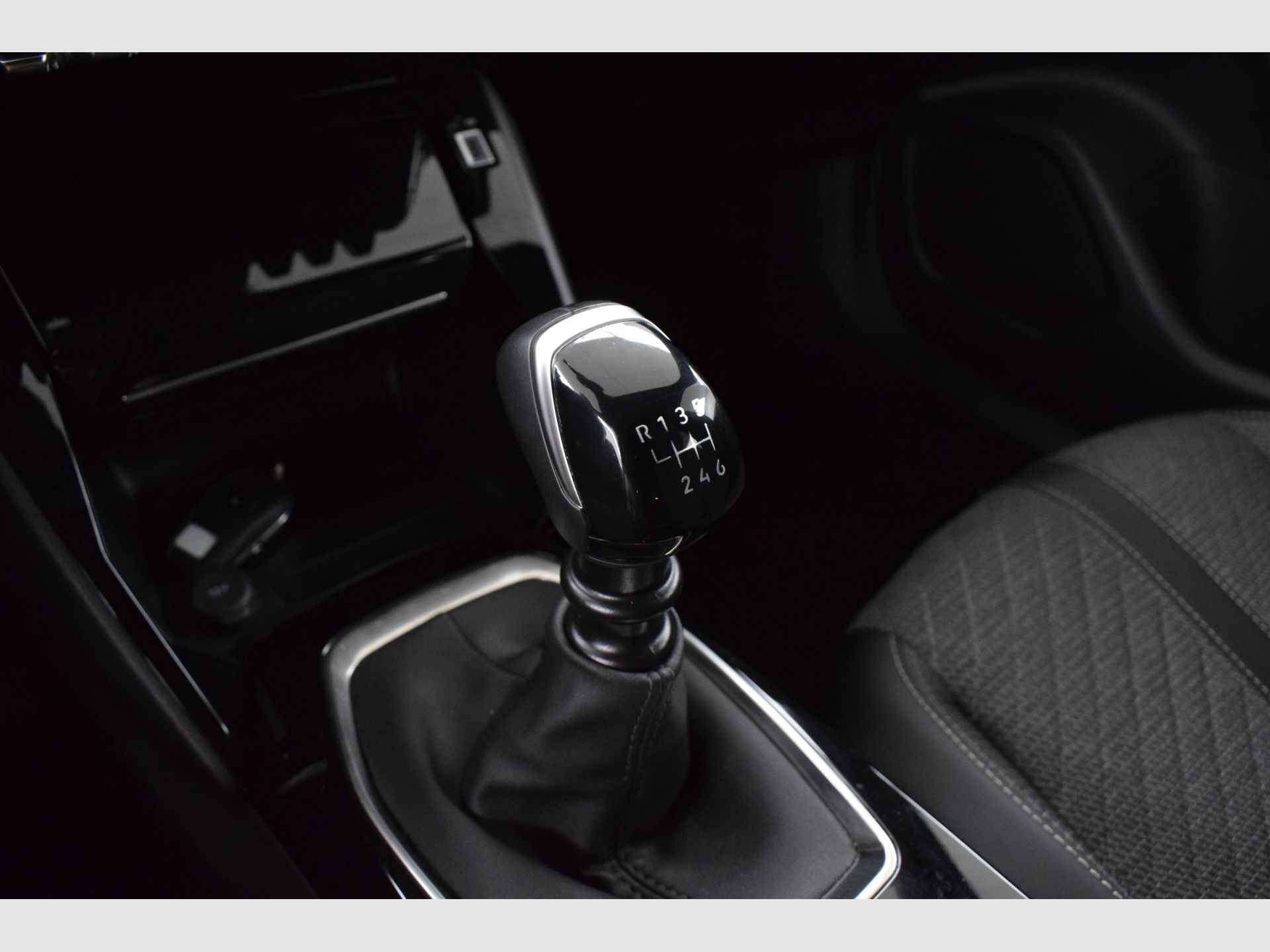 Peugeot 2008 - 12