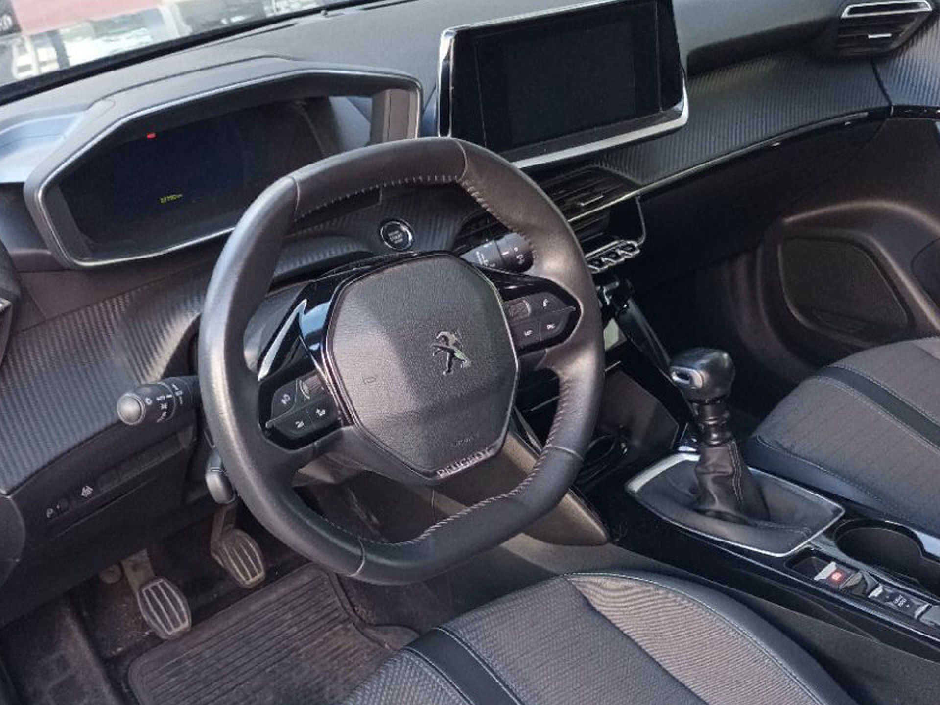 Peugeot 2008 - 4