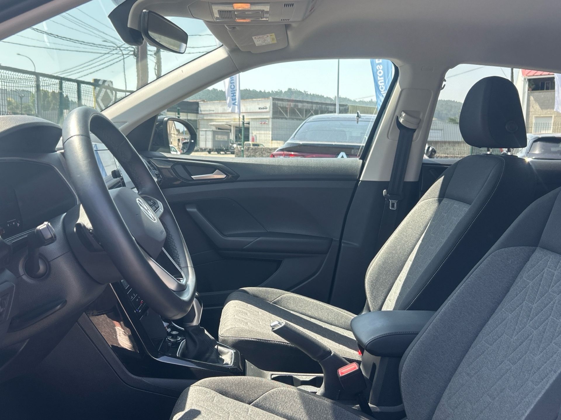 Volkswagen T-Cross - 2