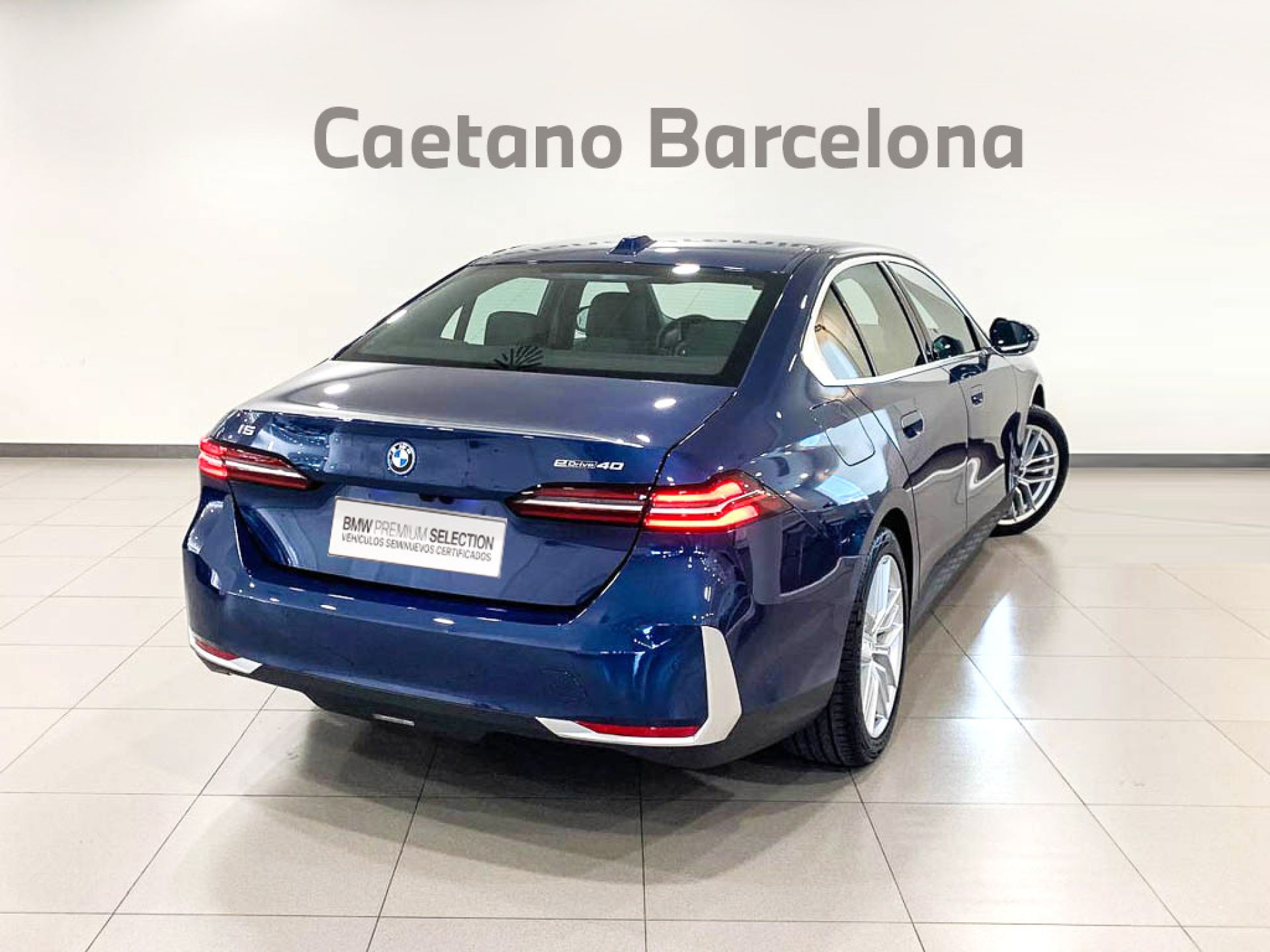 BMW i5 - 4