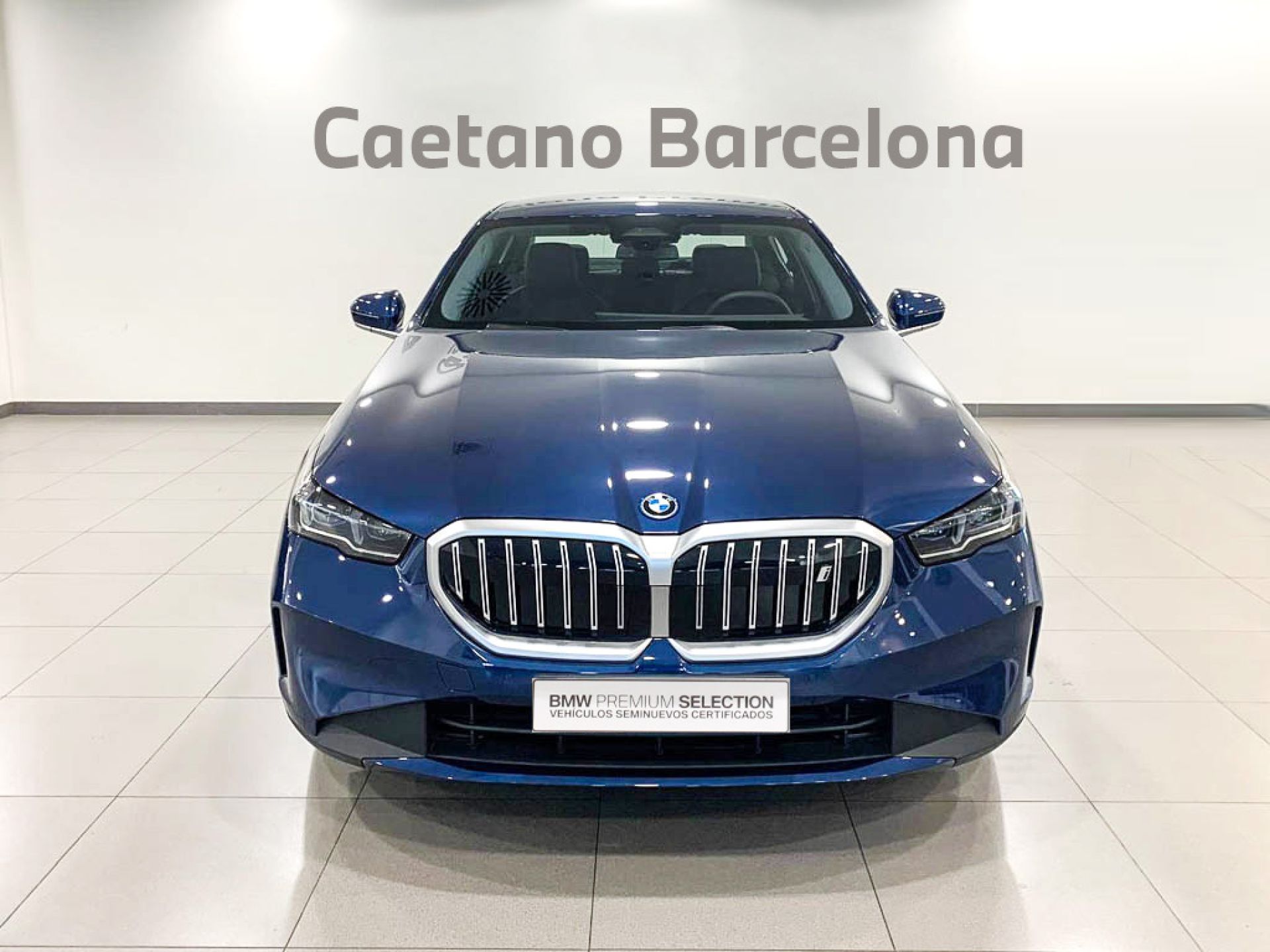 BMW i5 - 2