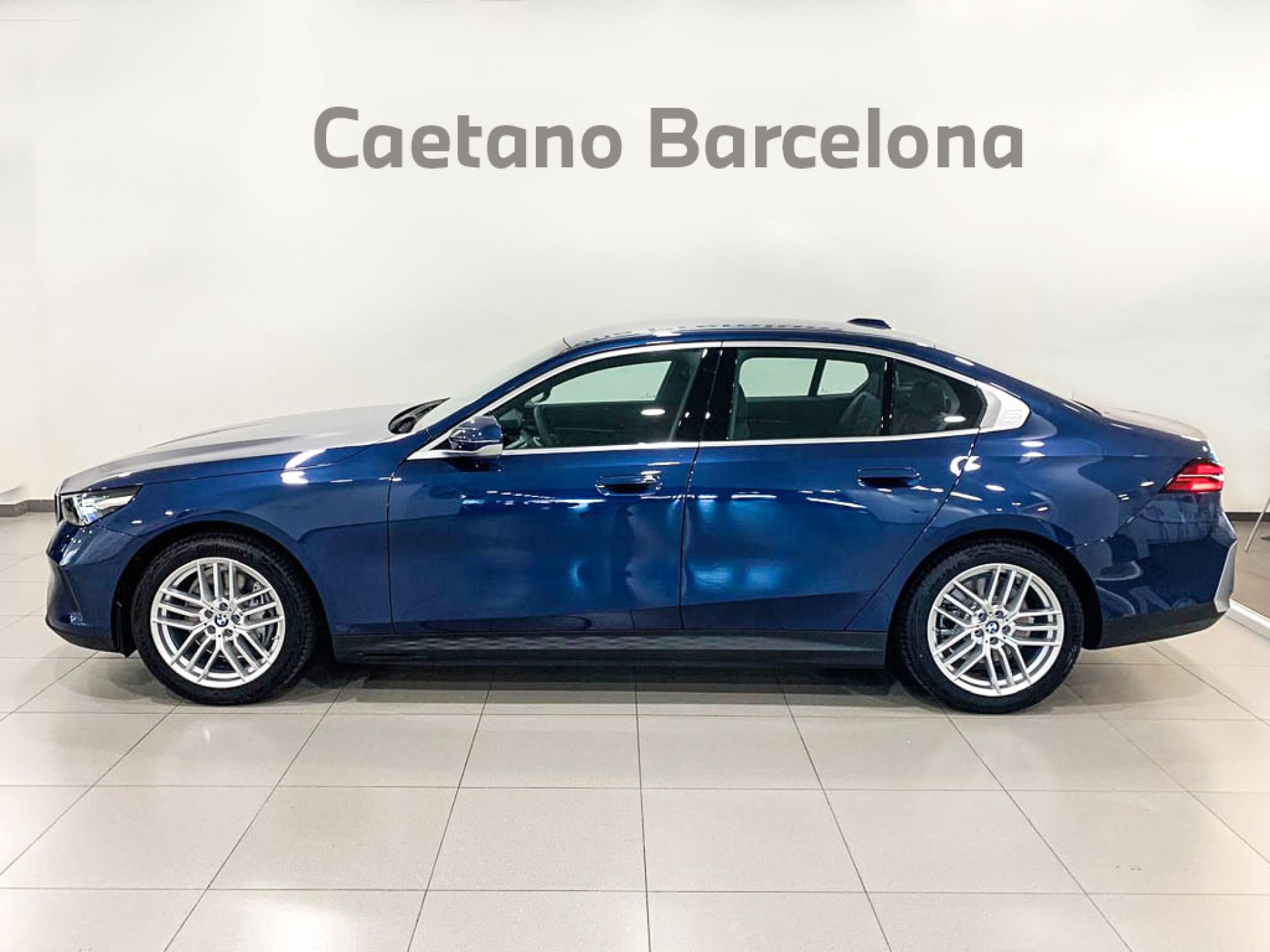 BMW i5 - 3