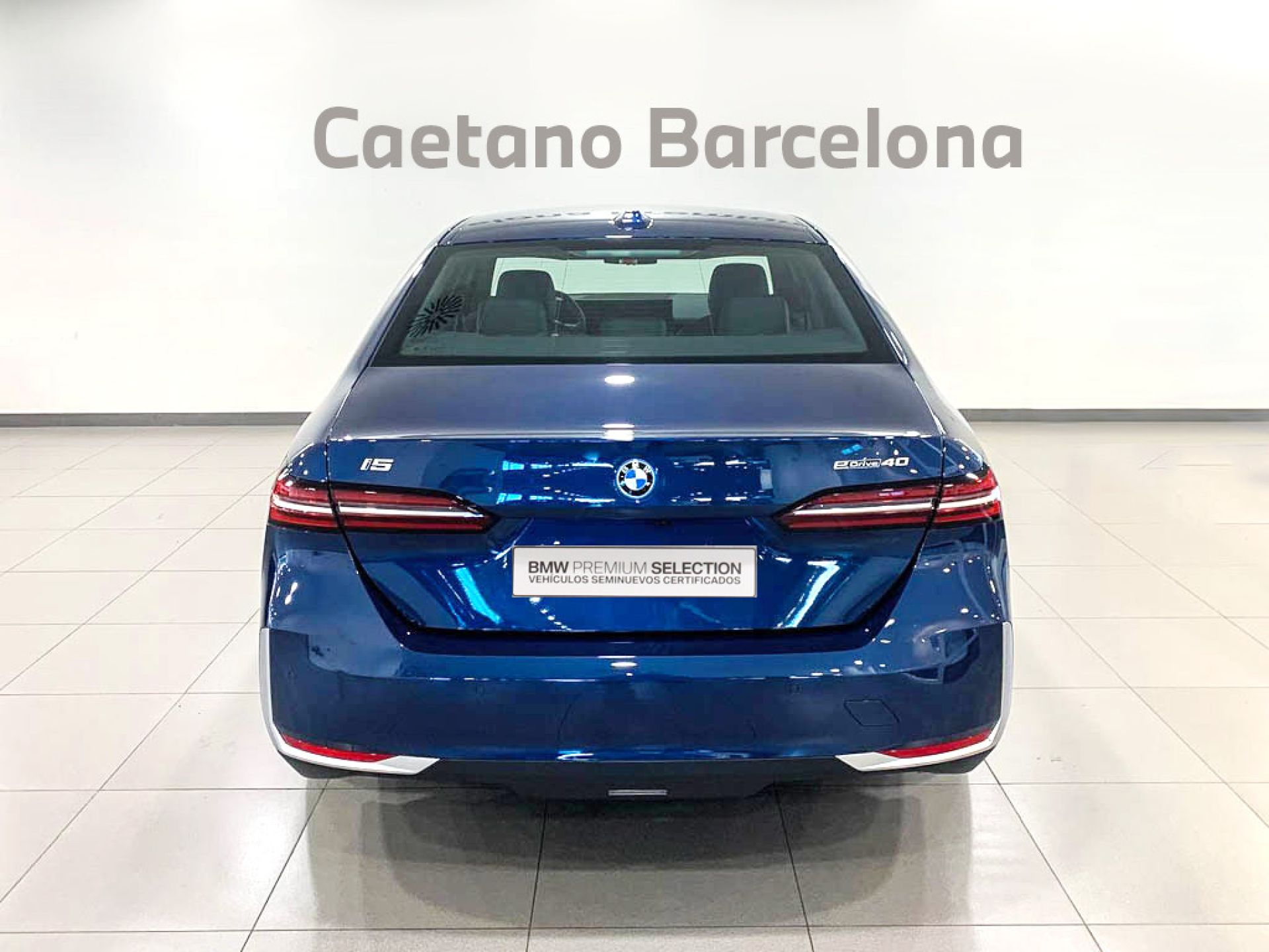 BMW i5 - 5