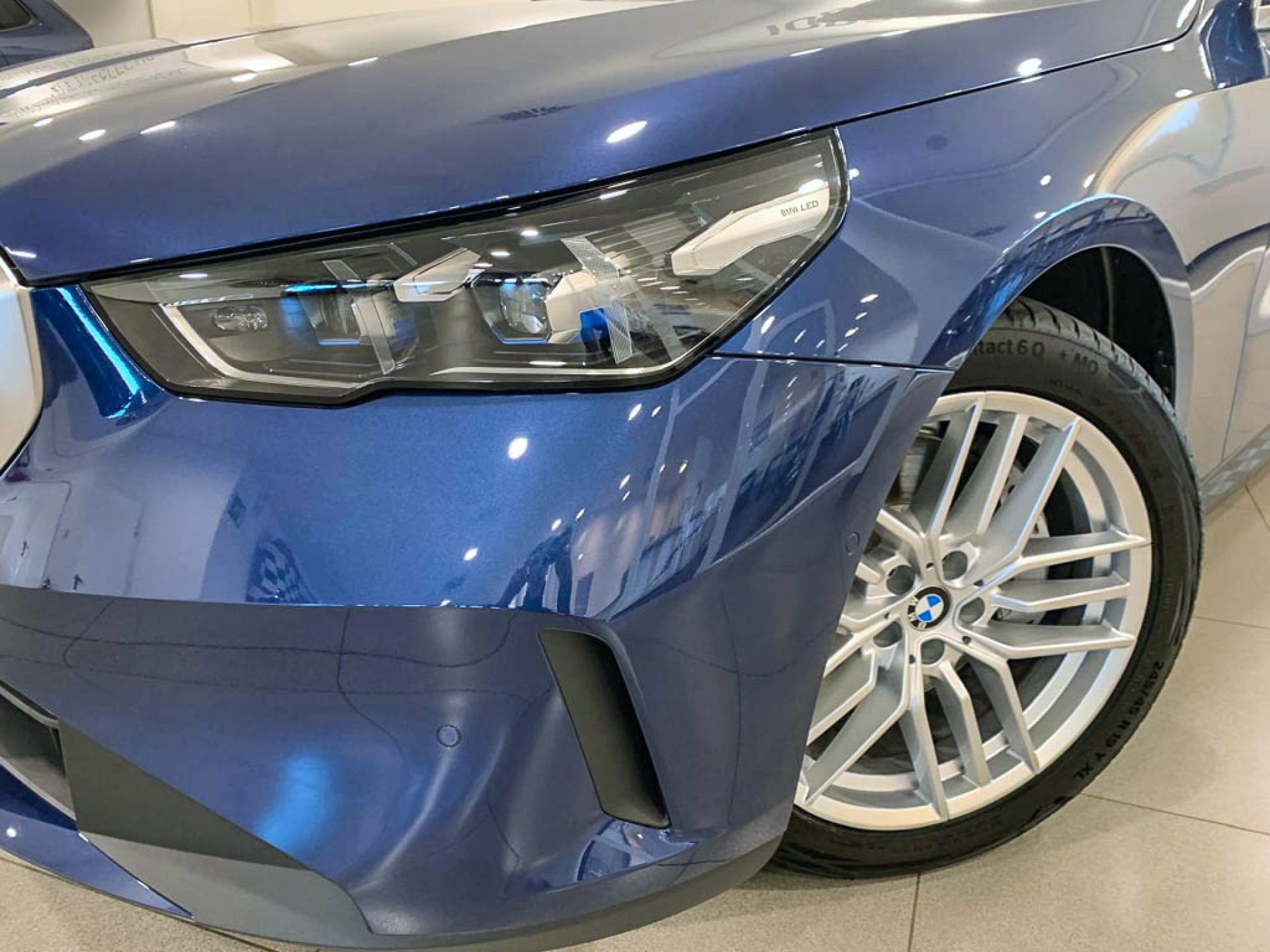 BMW i5 - 6