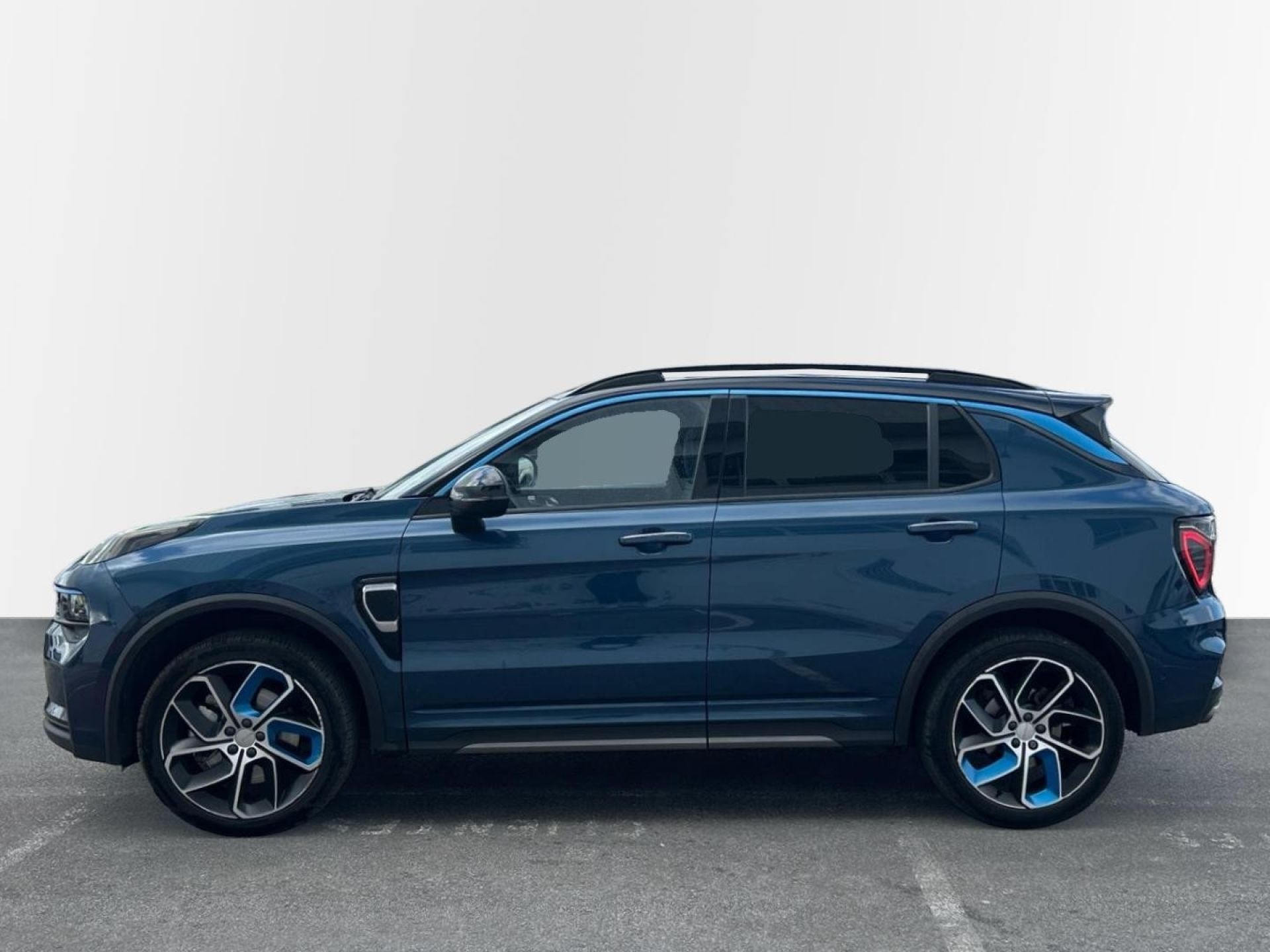 Lynk & Co 01 - 2