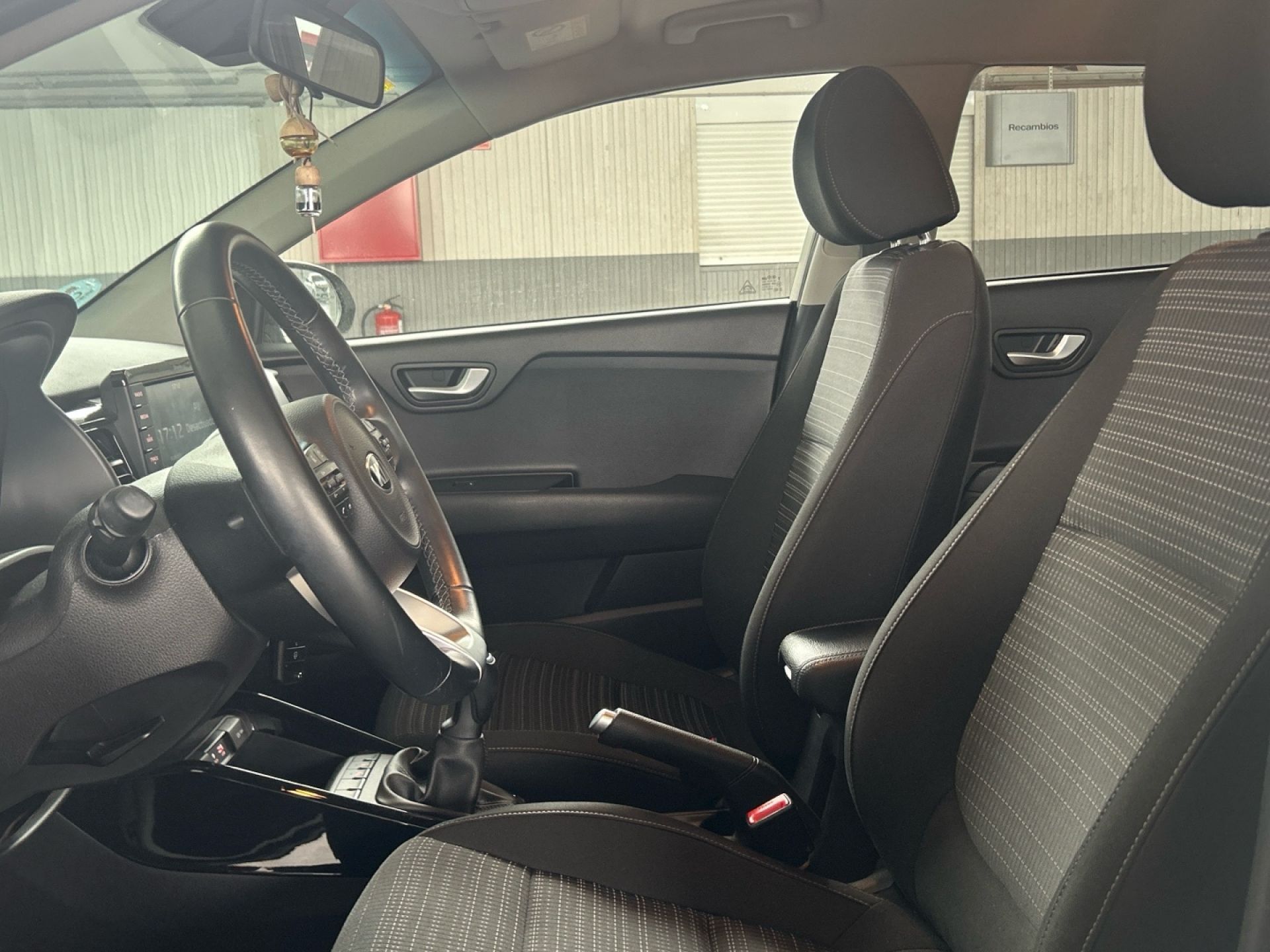 Kia Stonic - 10