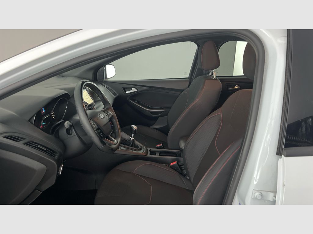 Ford Focus - 12