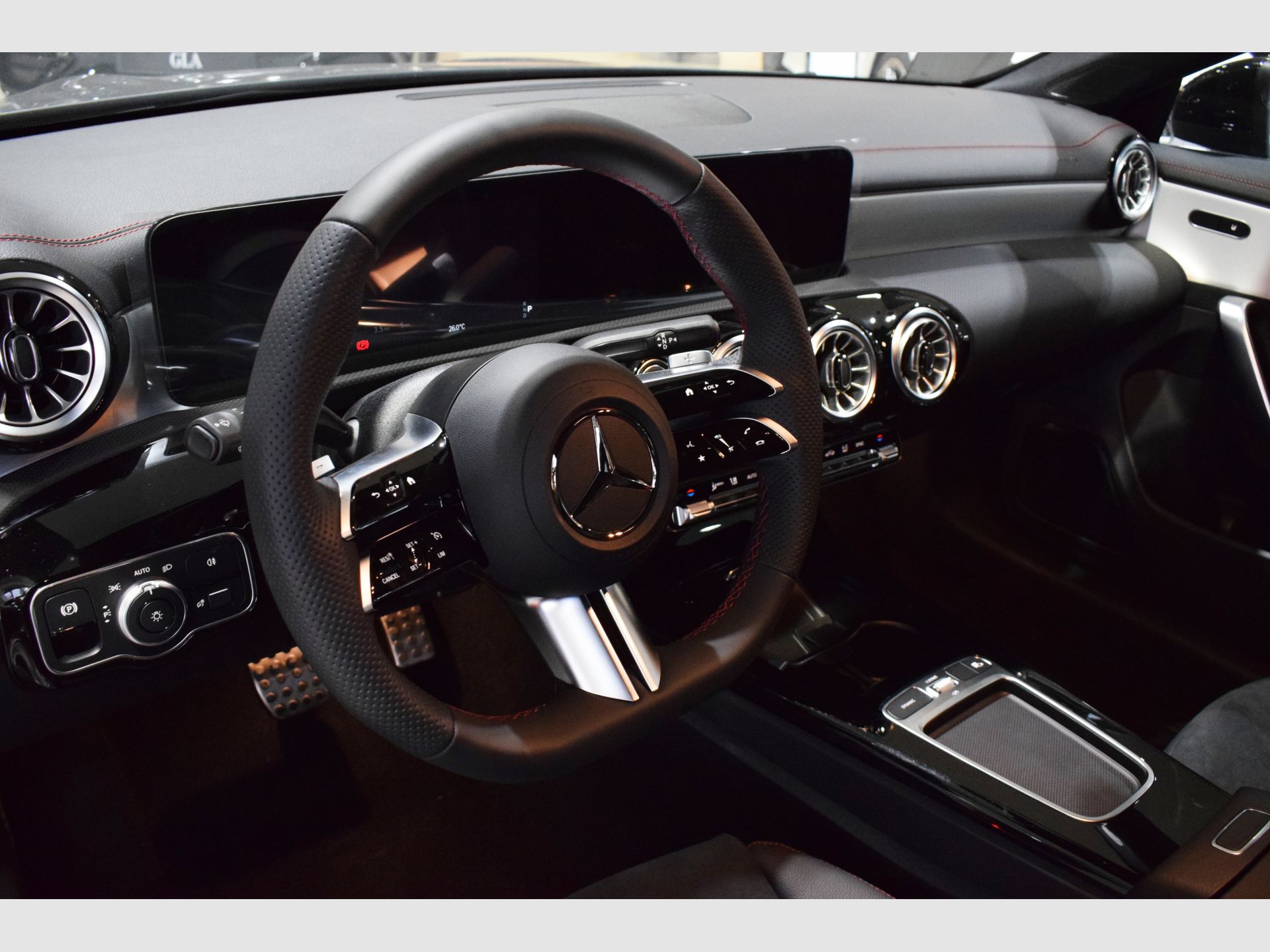 Mercedes-Benz CLA - 2