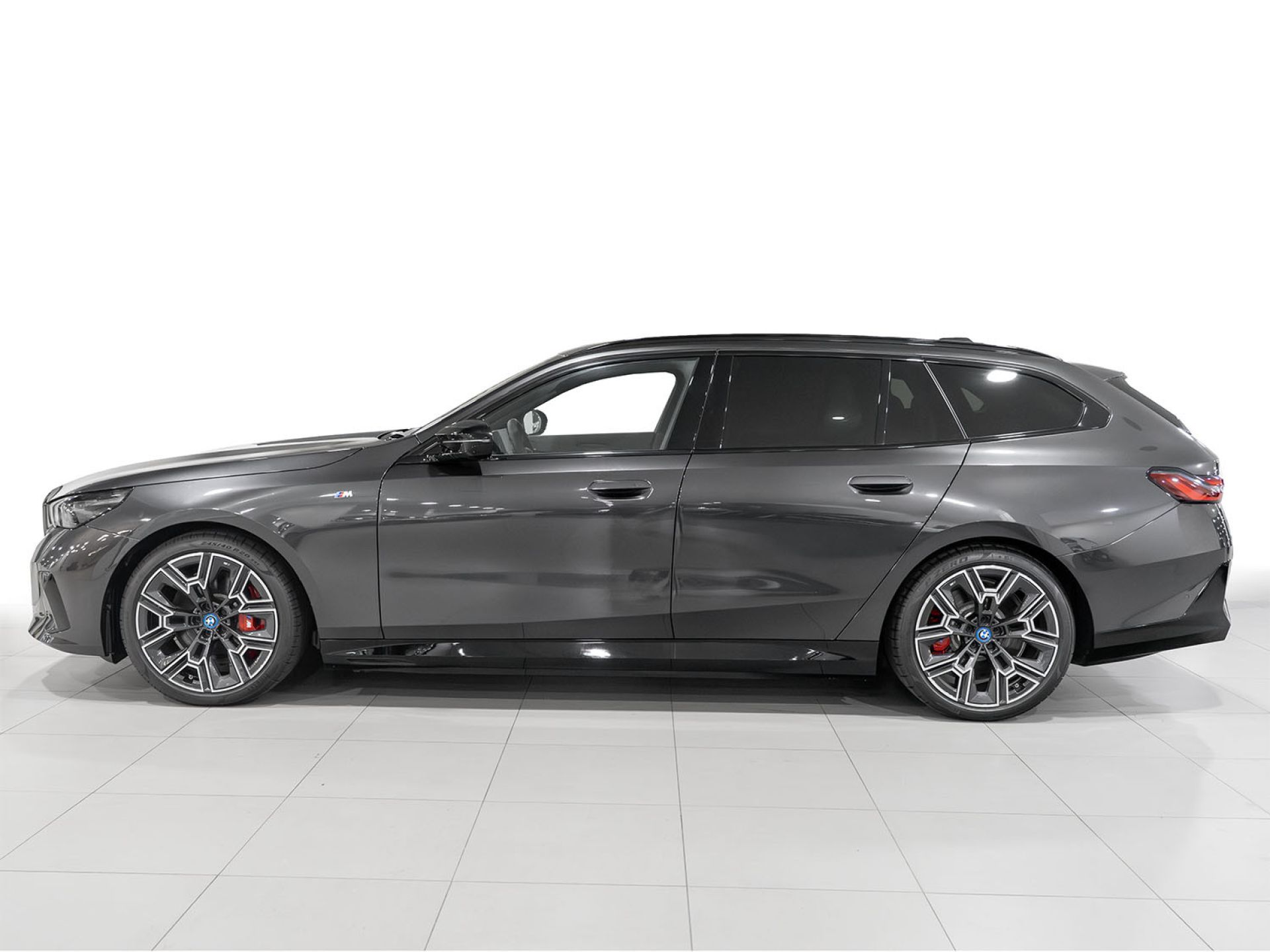 BMW i5 - 2