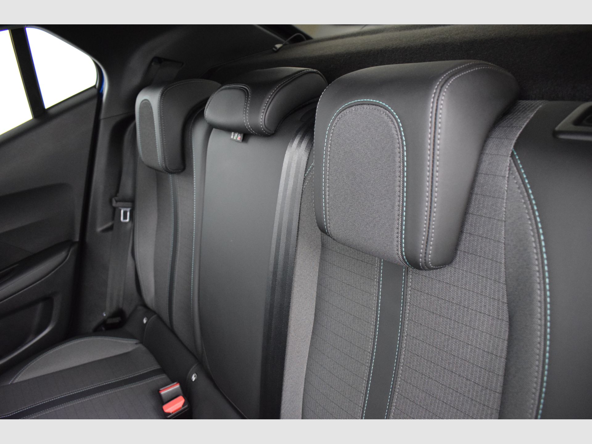 Peugeot 2008 - 11