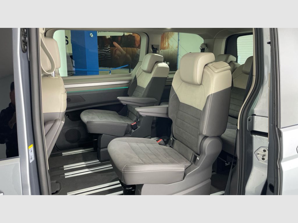Volkswagen Multivan - 12
