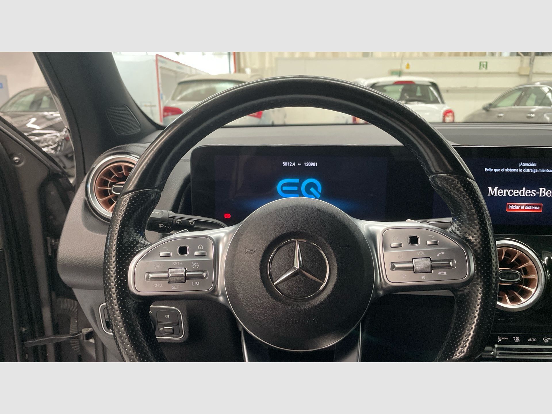 Mercedes-Benz EQB - 9