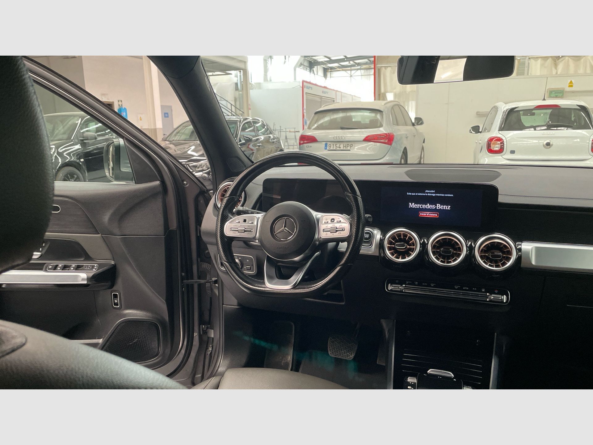 Mercedes-Benz EQB - 10
