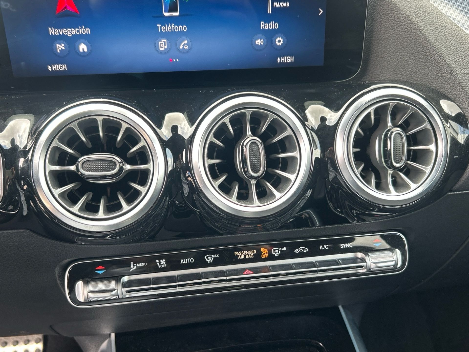 Mercedes-Benz GLA - 4