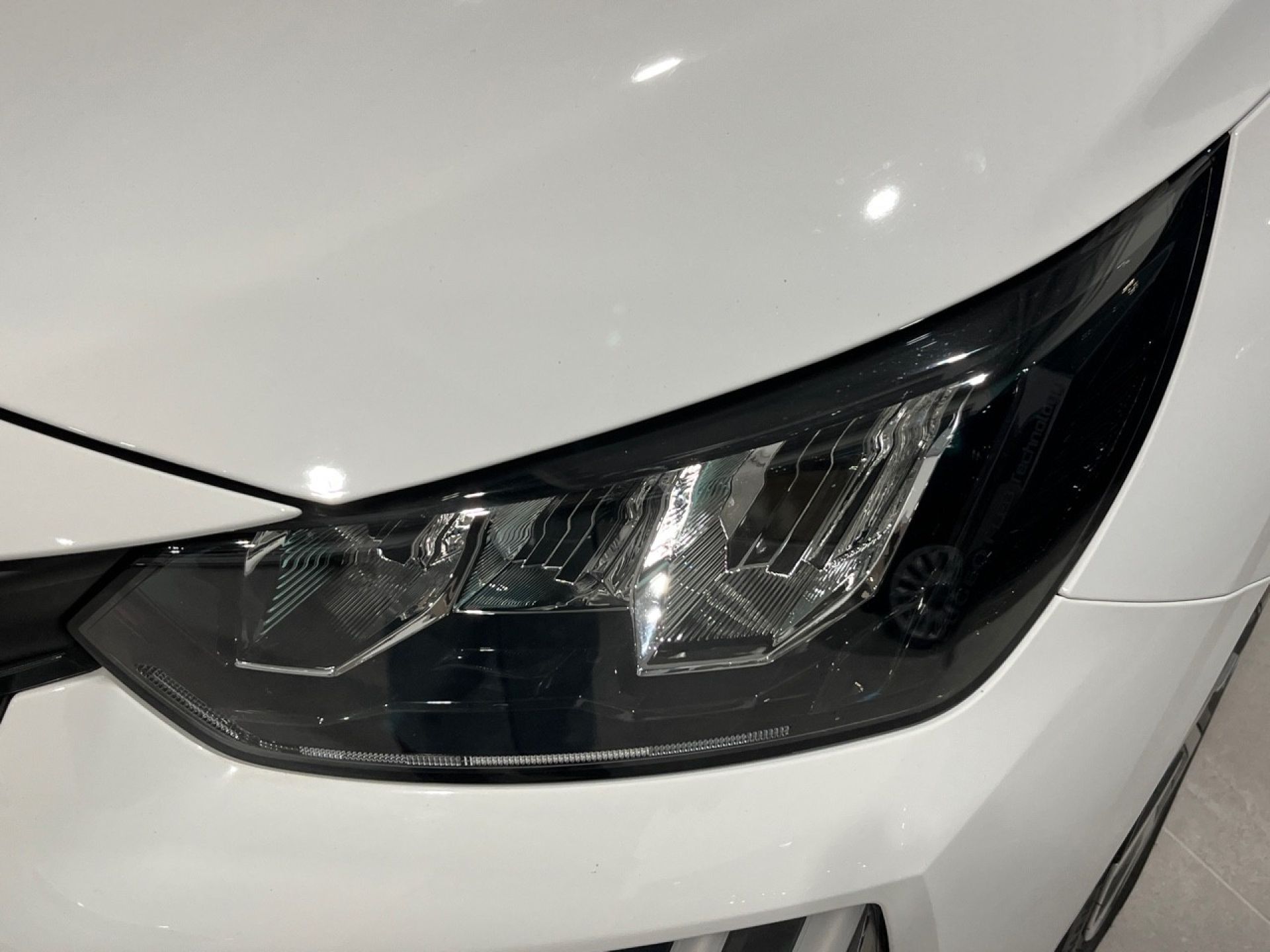 Peugeot 208 - 9
