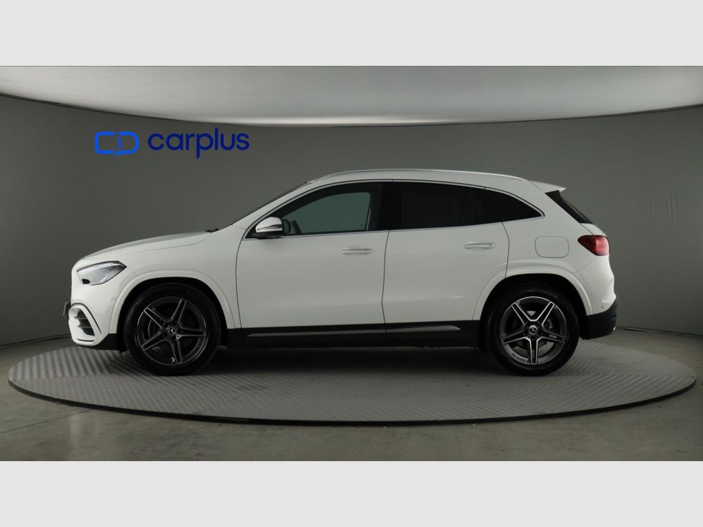 Mercedes-Benz GLA - 4