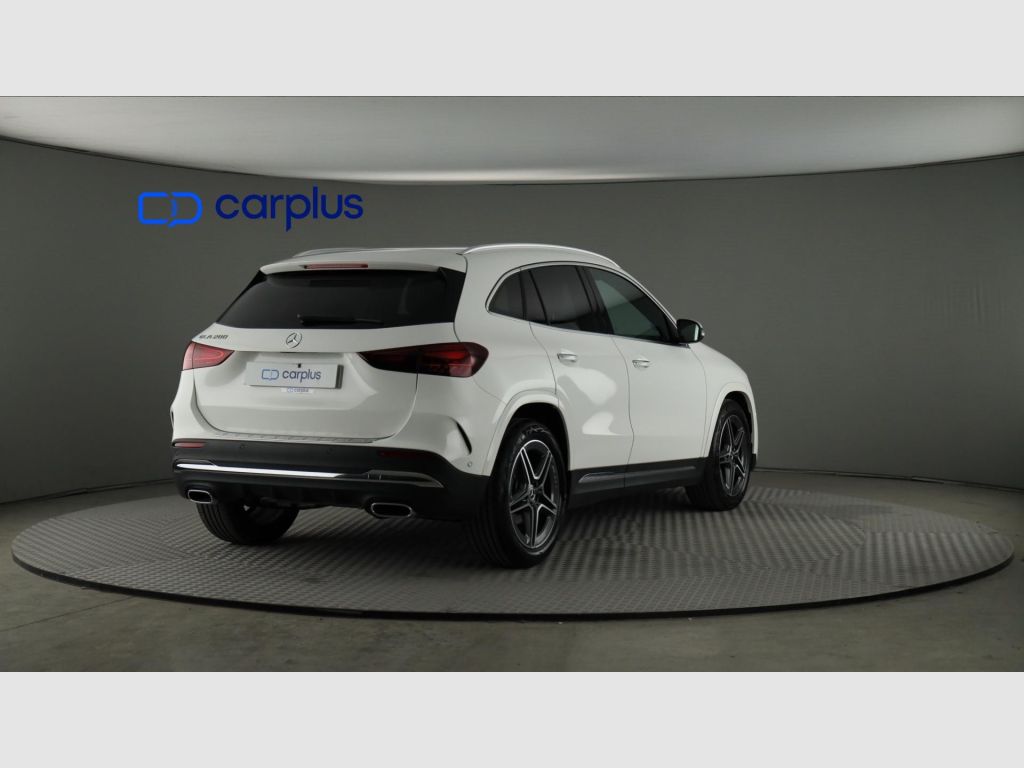 Mercedes-Benz GLA - 7