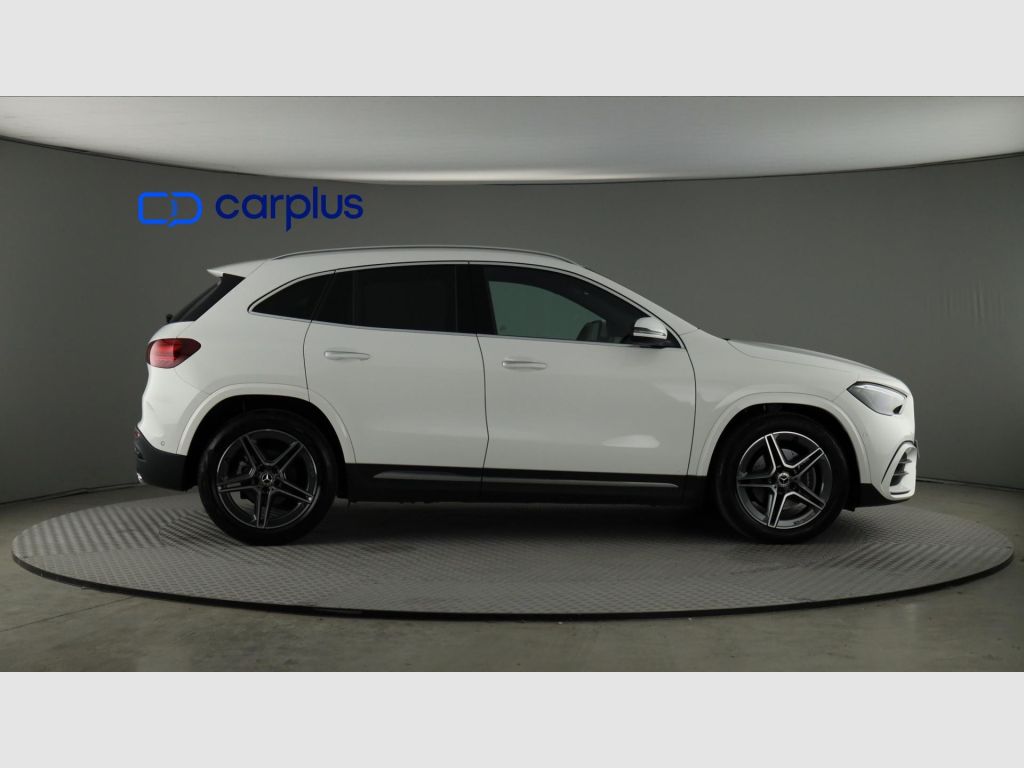 Mercedes-Benz GLA - 8