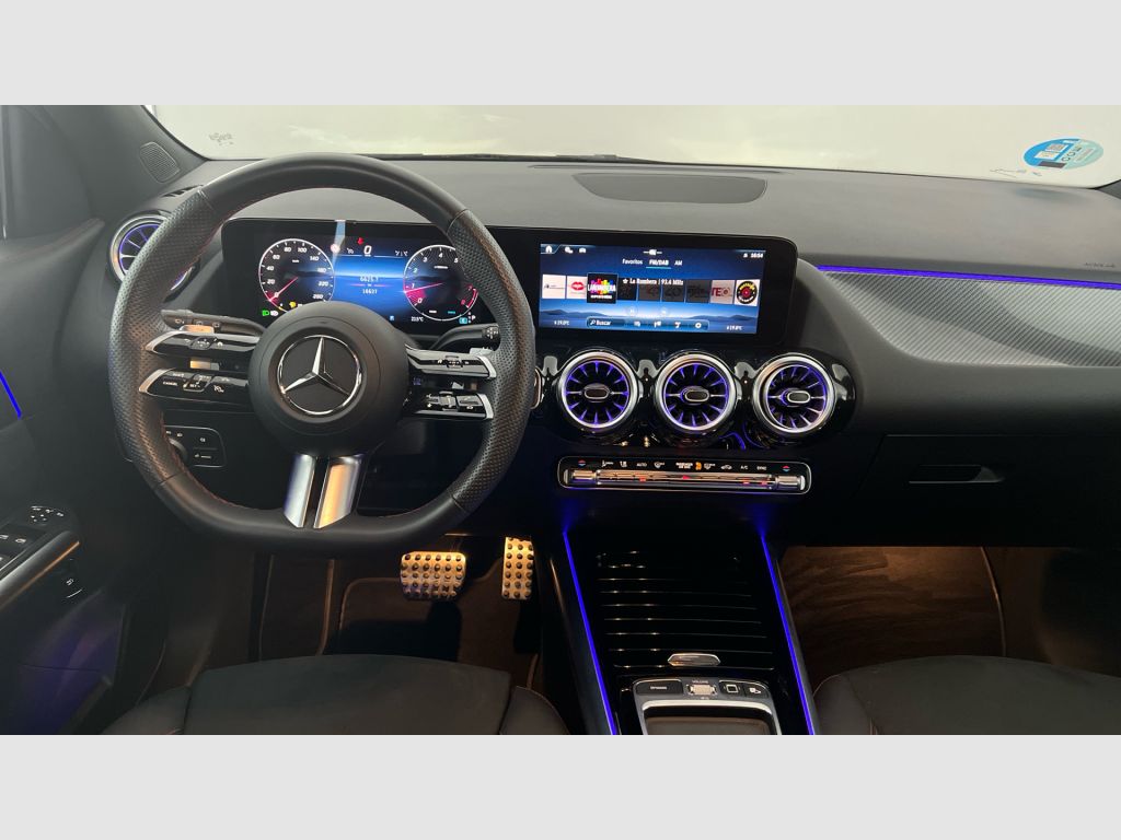 Mercedes-Benz GLA - 11