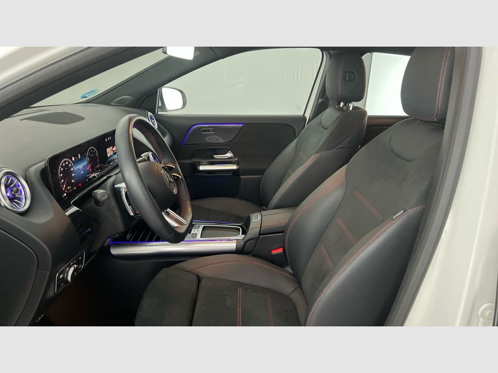 Mercedes-Benz GLA - 12