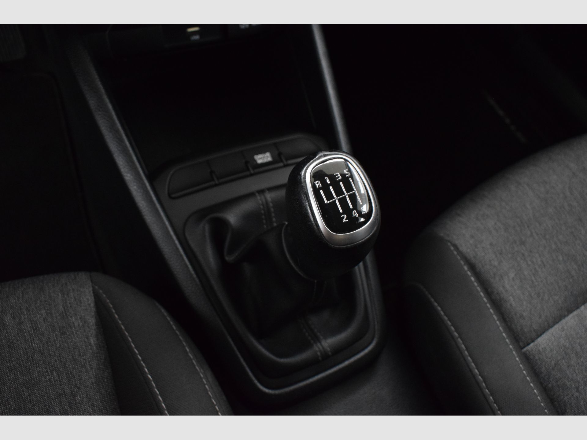 Kia Stonic - 8