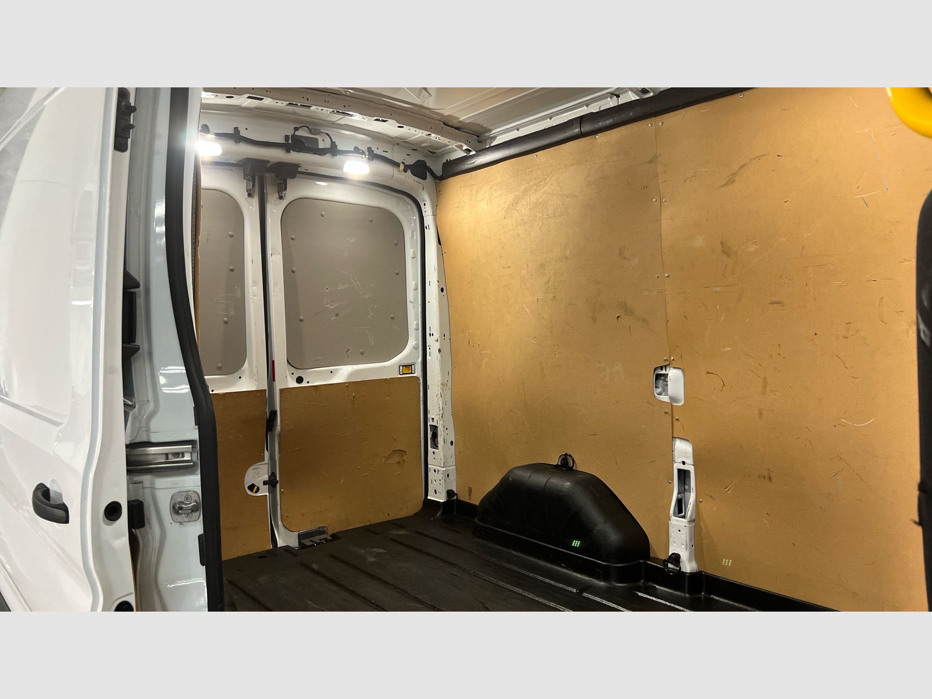 Ford Transit - 12