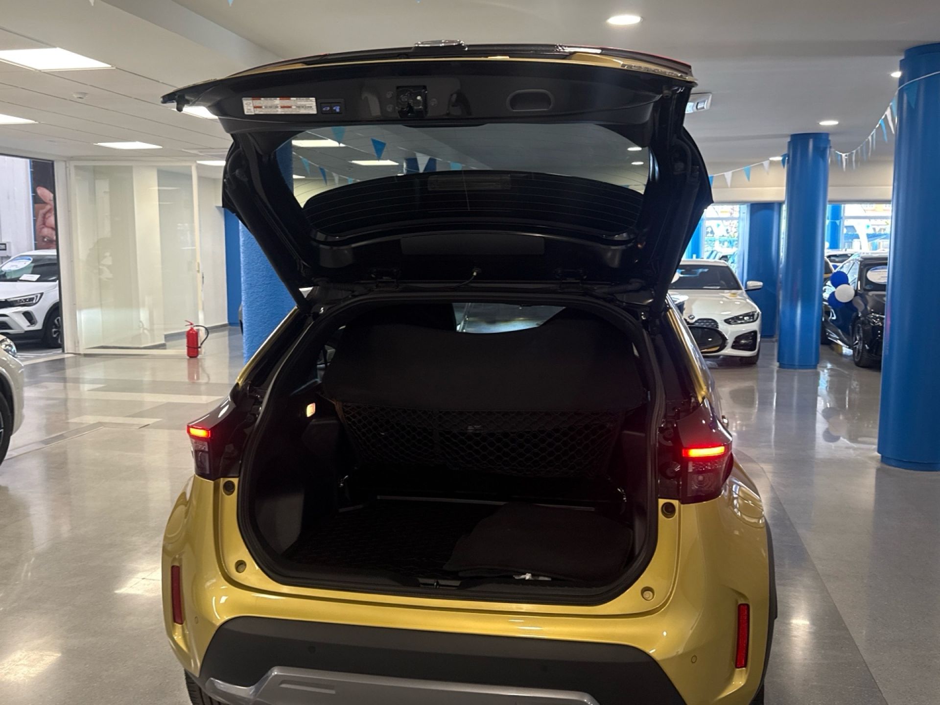 TOYOTA Yaris Cross - 12