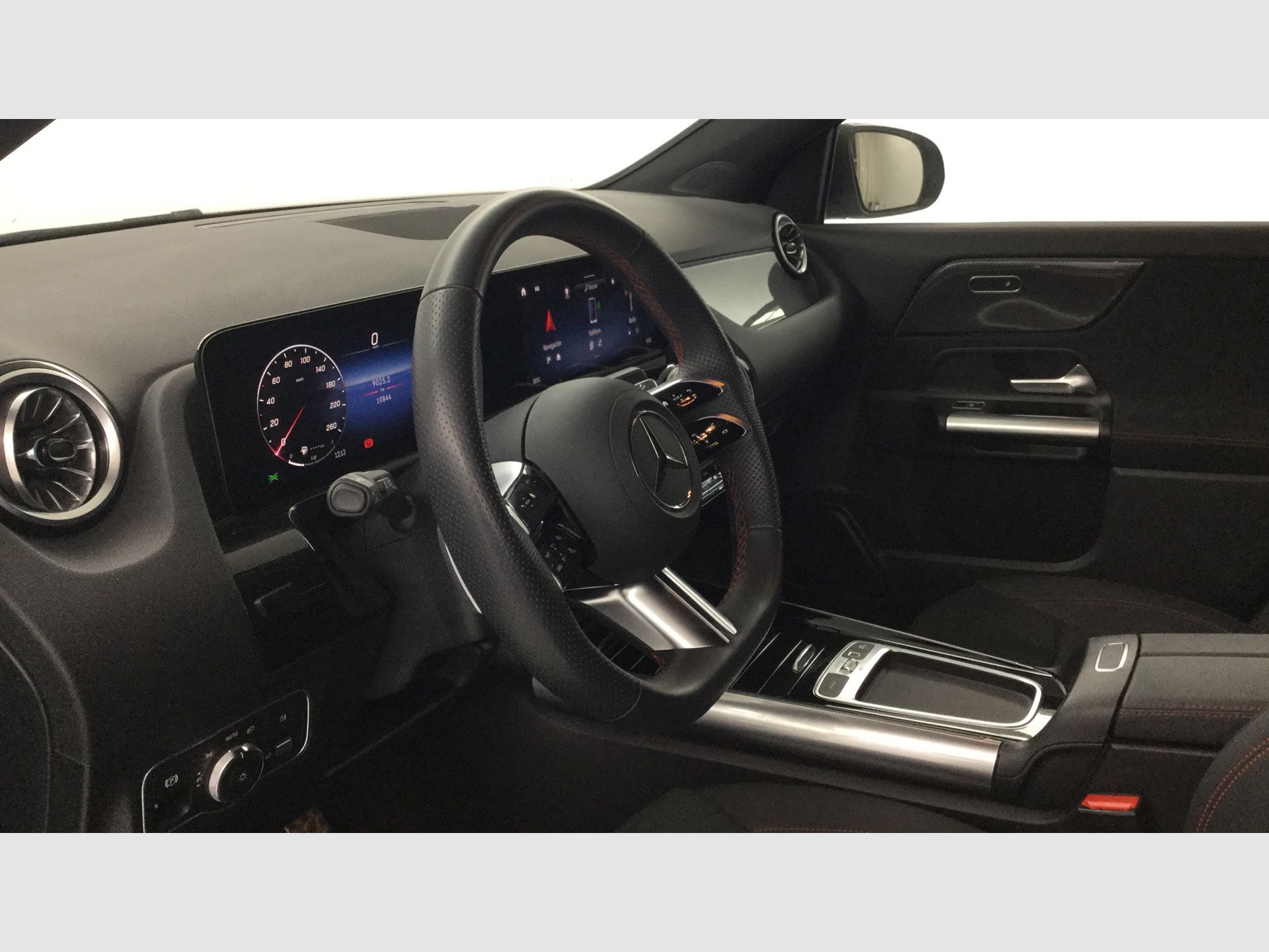 Mercedes-Benz GLA - 5