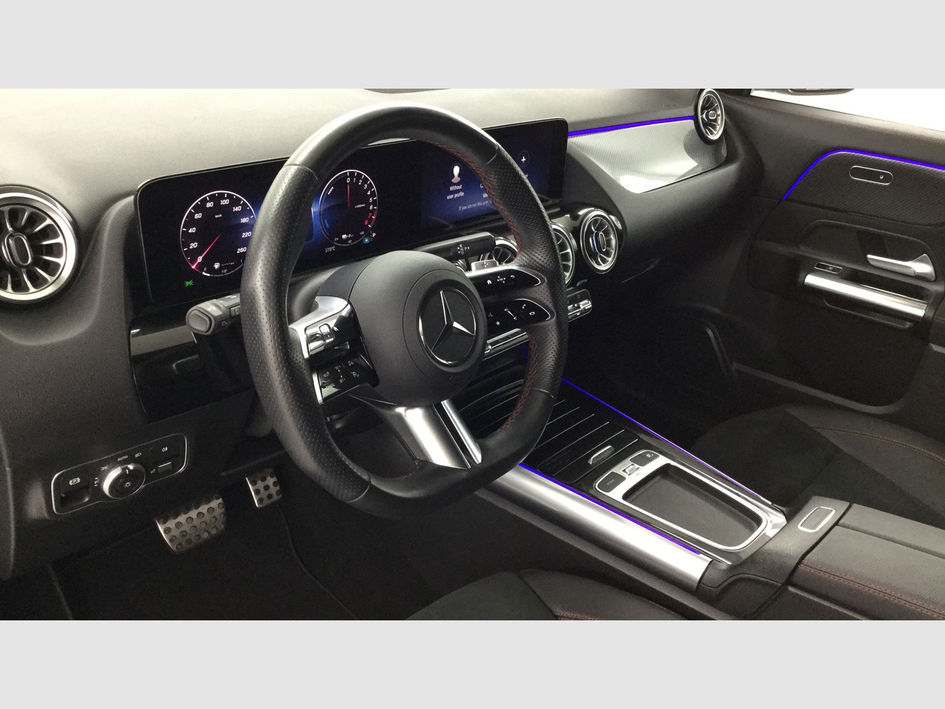 Mercedes-Benz GLA - 5