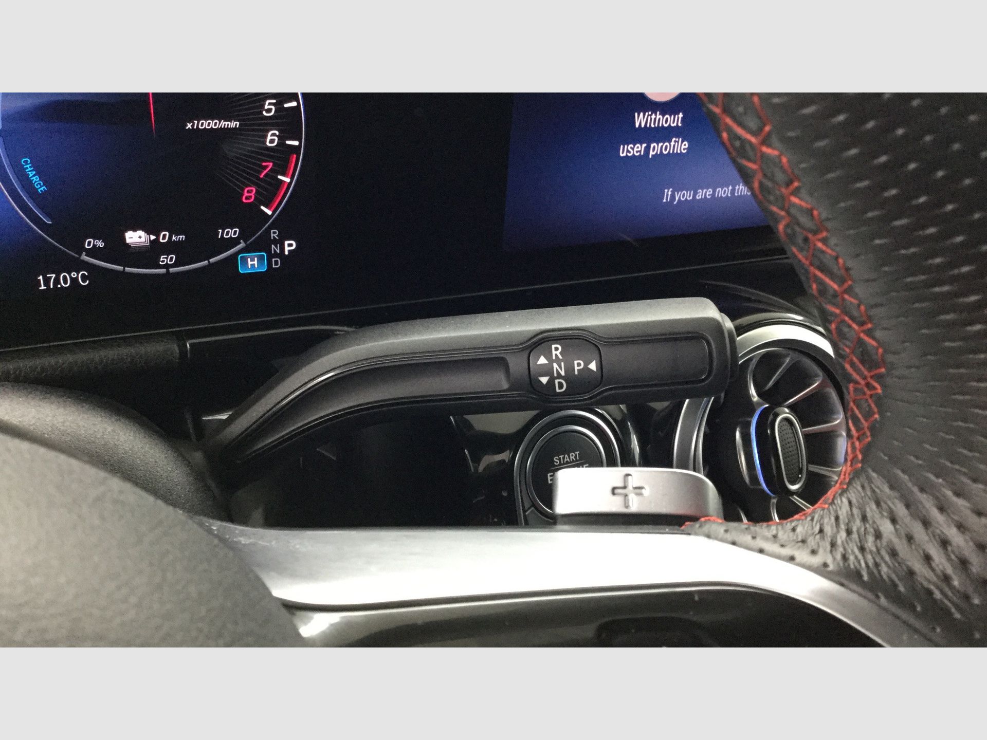 Mercedes-Benz GLA - 12
