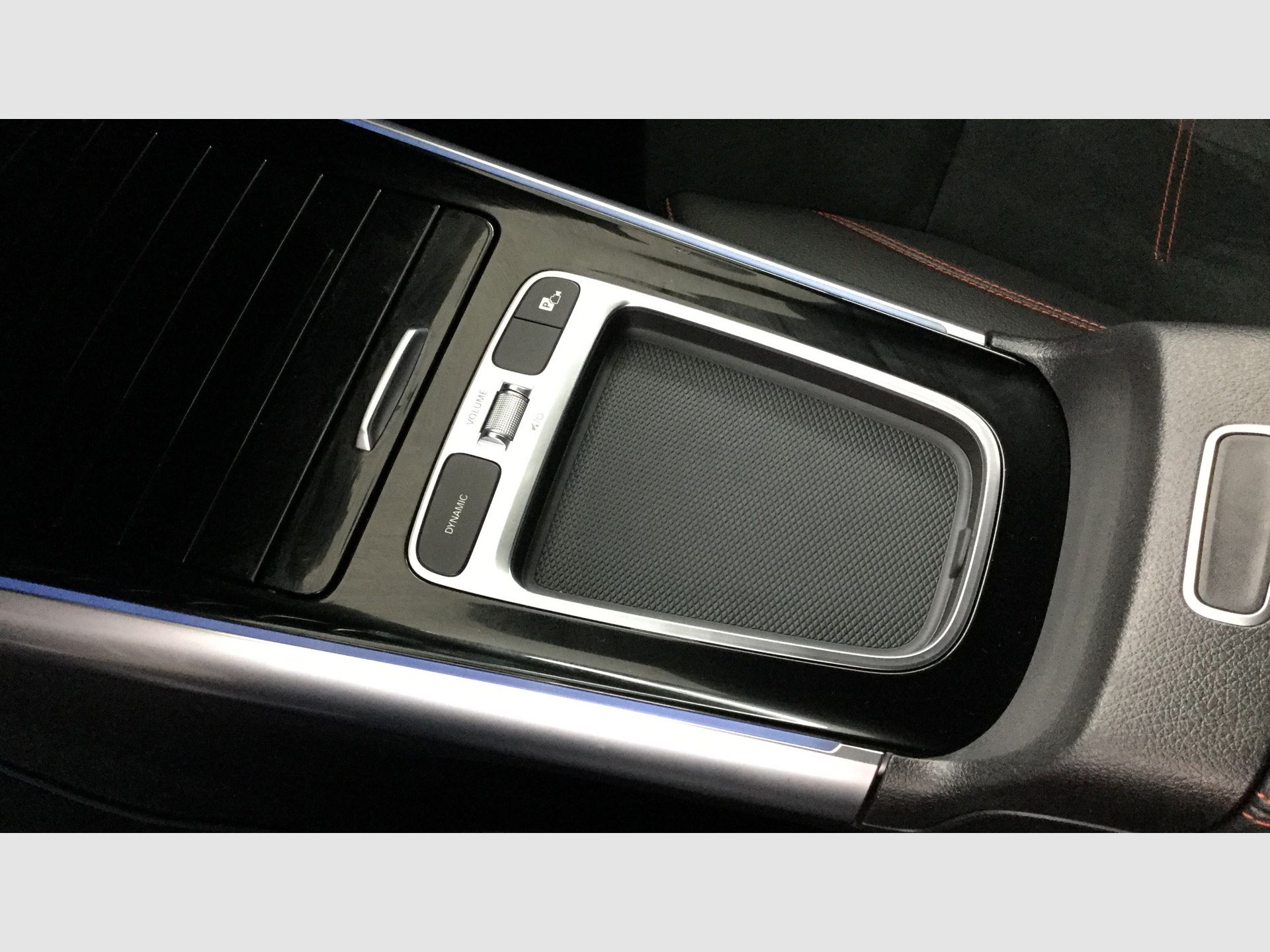 Mercedes-Benz GLA - 11