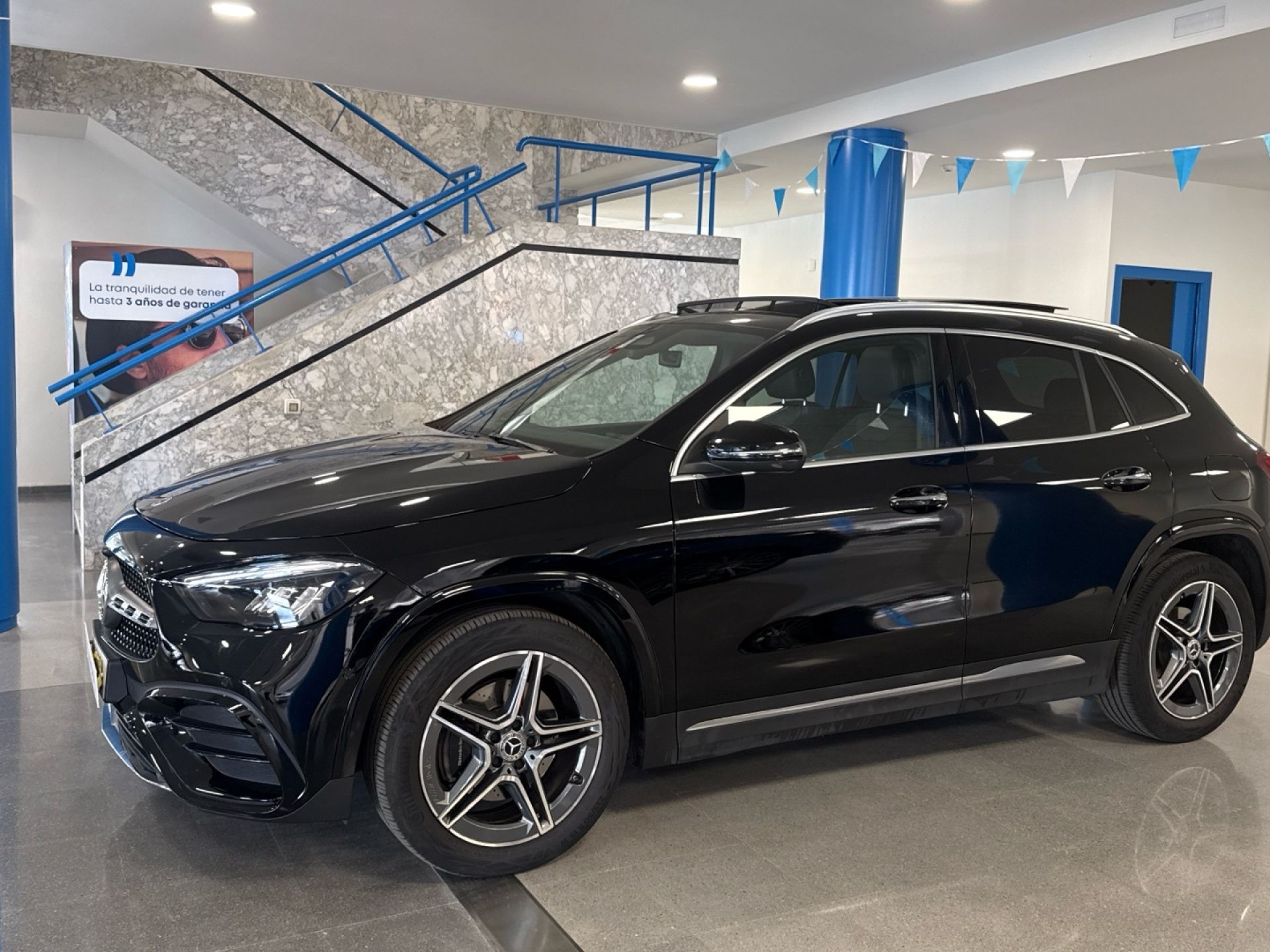 Mercedes-Benz GLA - 4