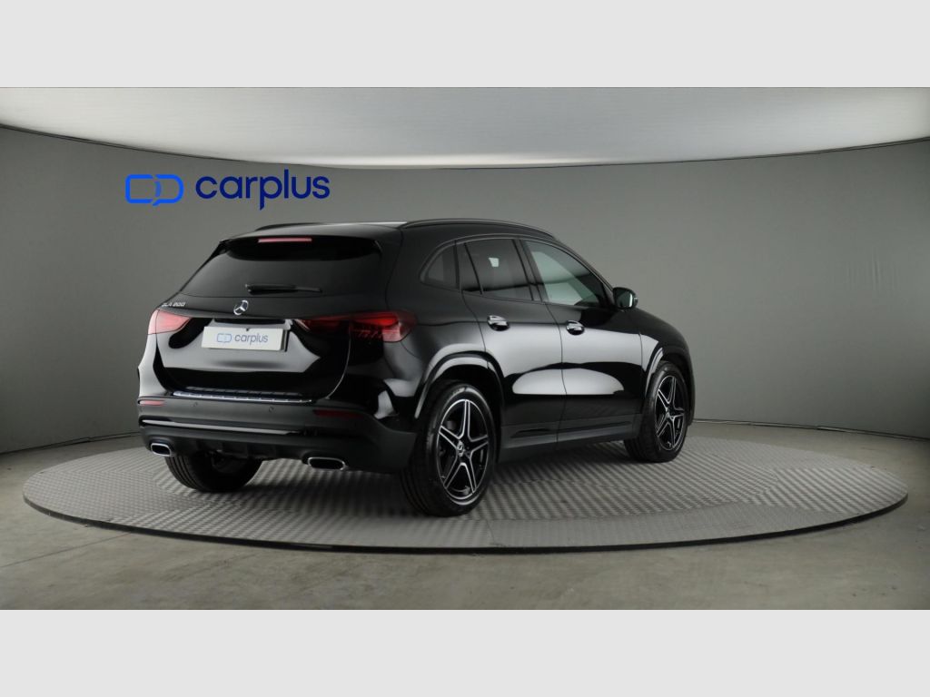 Mercedes-Benz GLA - 7