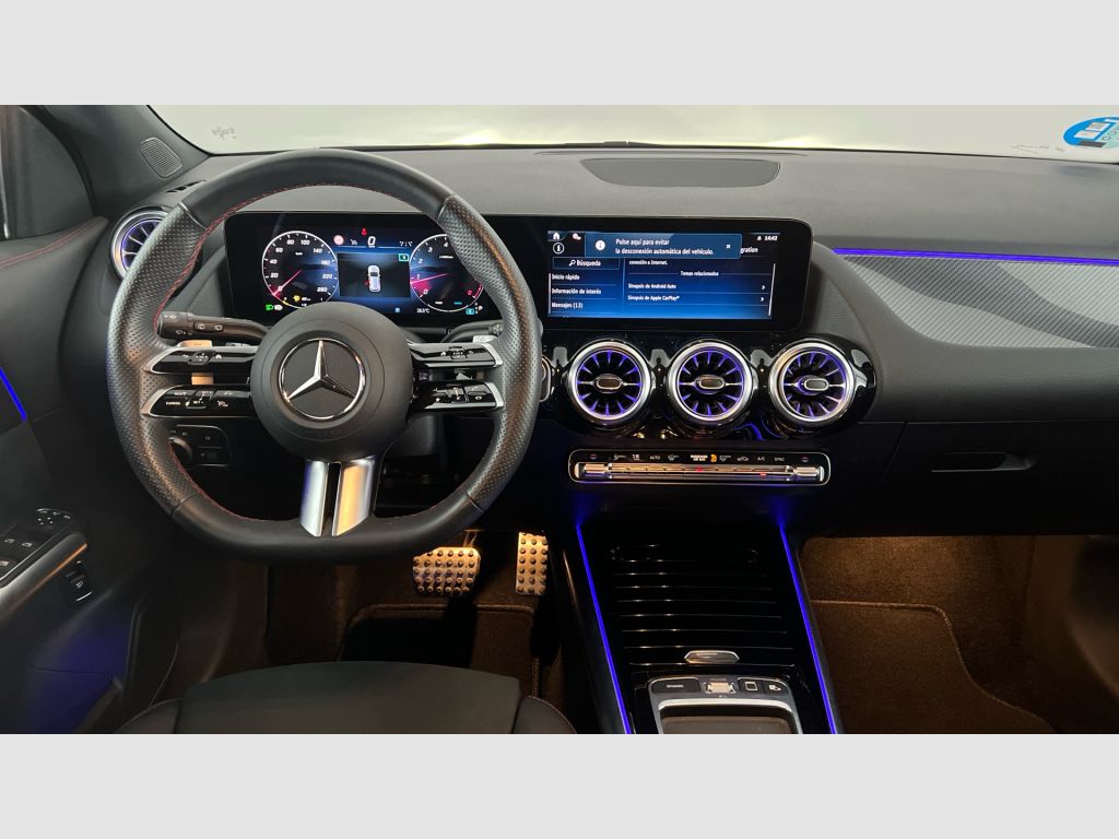 Mercedes-Benz GLA - 11