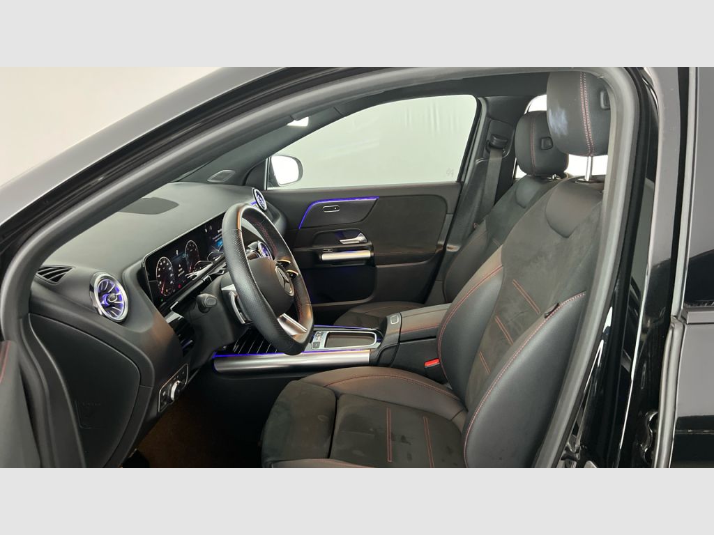 Mercedes-Benz GLA - 12